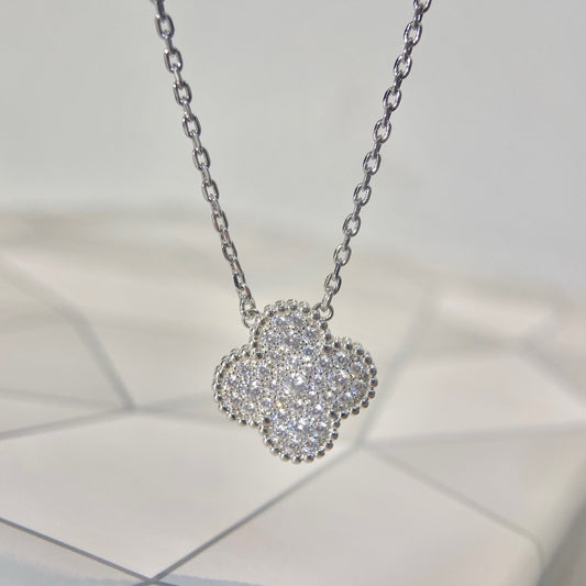 Collar de plata