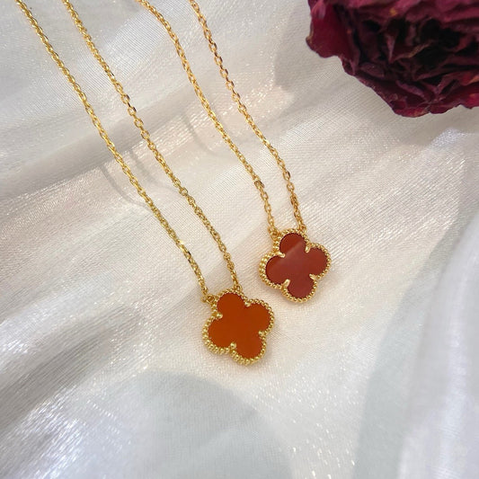Collar de oro rojo