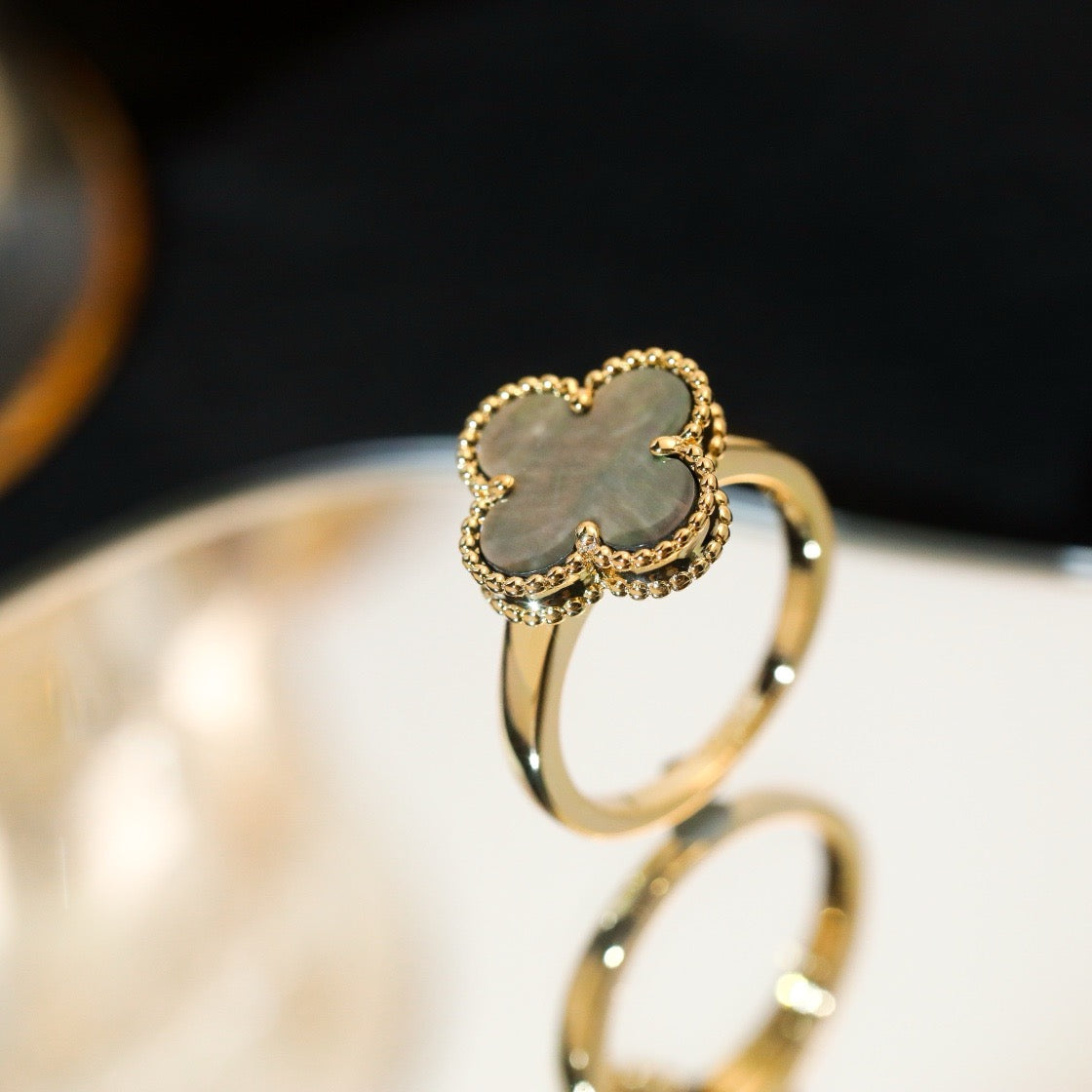 Mehrfarbiger Ring