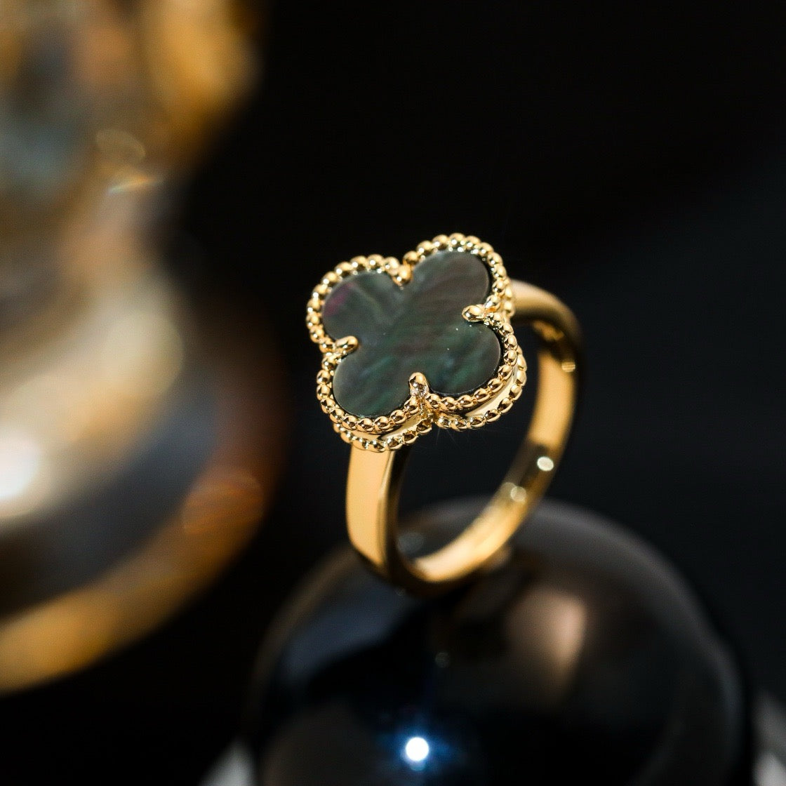 Mehrfarbiger Ring