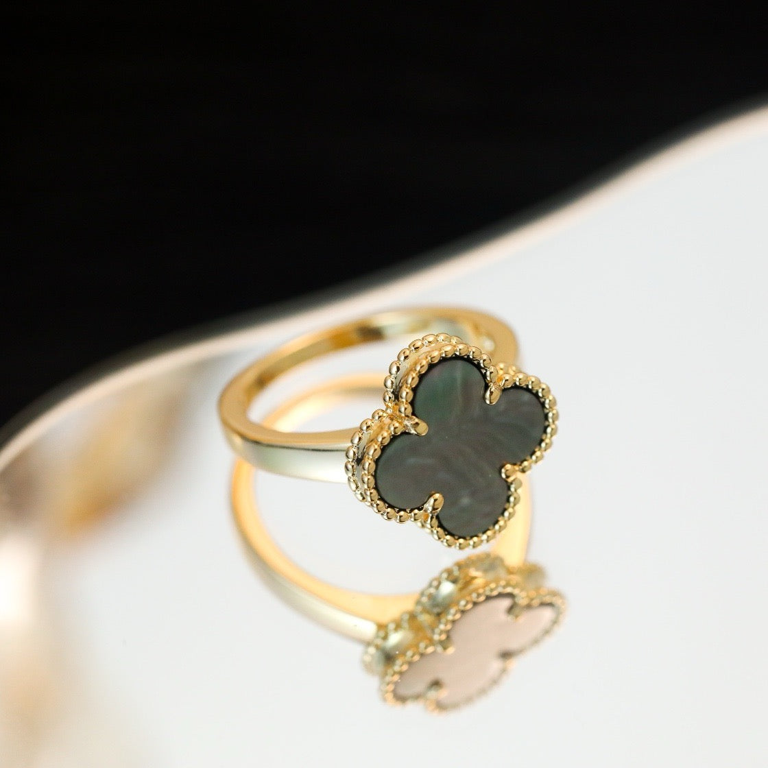 Mehrfarbiger Ring