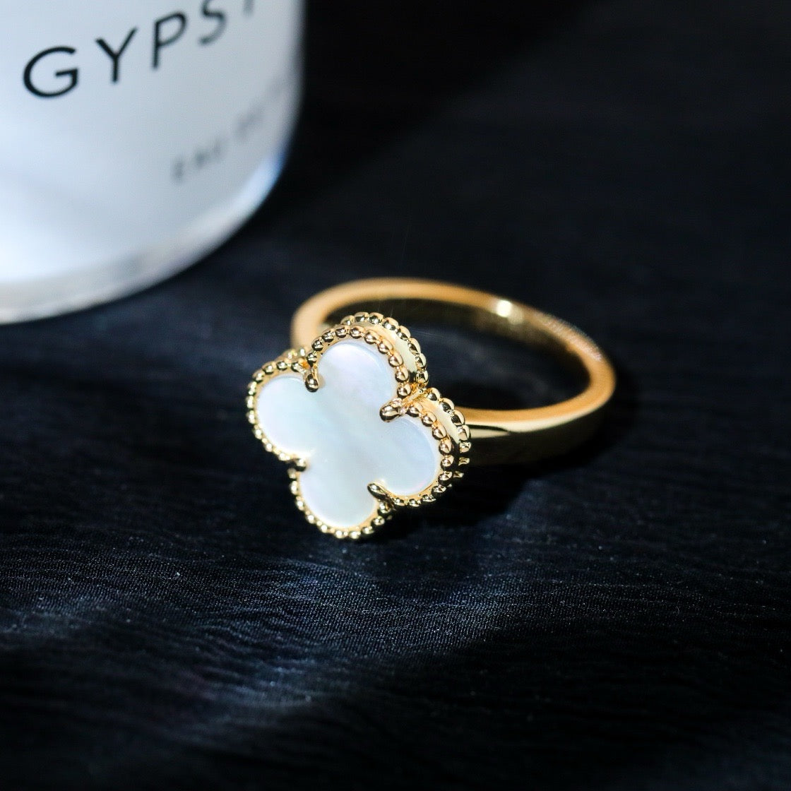 Mehrfarbiger Ring
