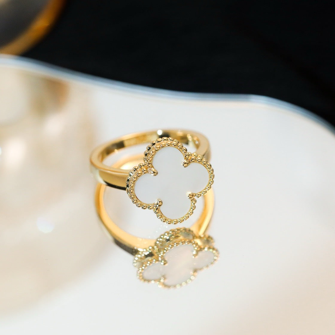 Mehrfarbiger Ring