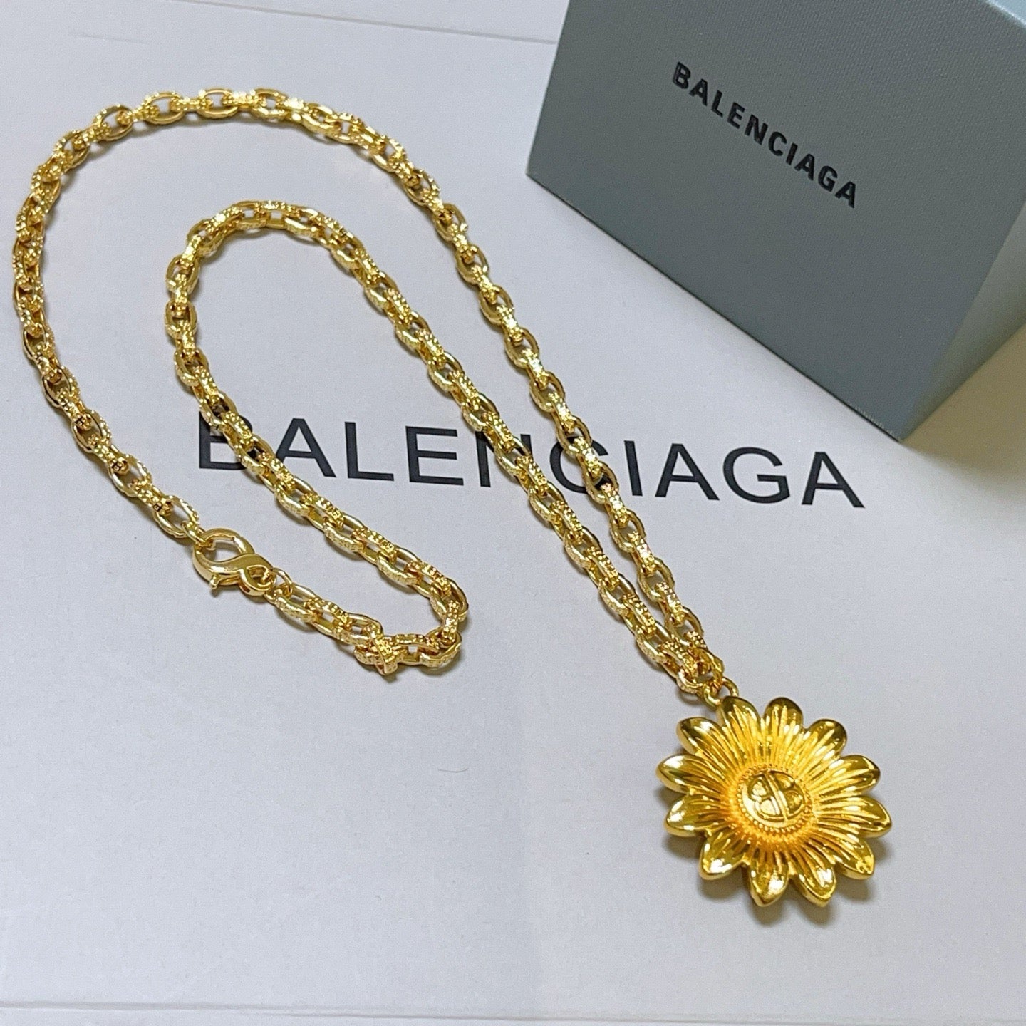 Goldene Halskette