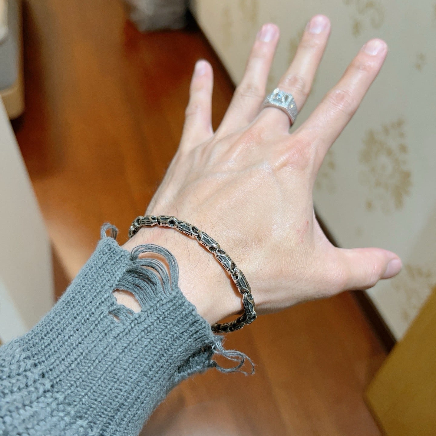 Silbernes schwarzes Armband