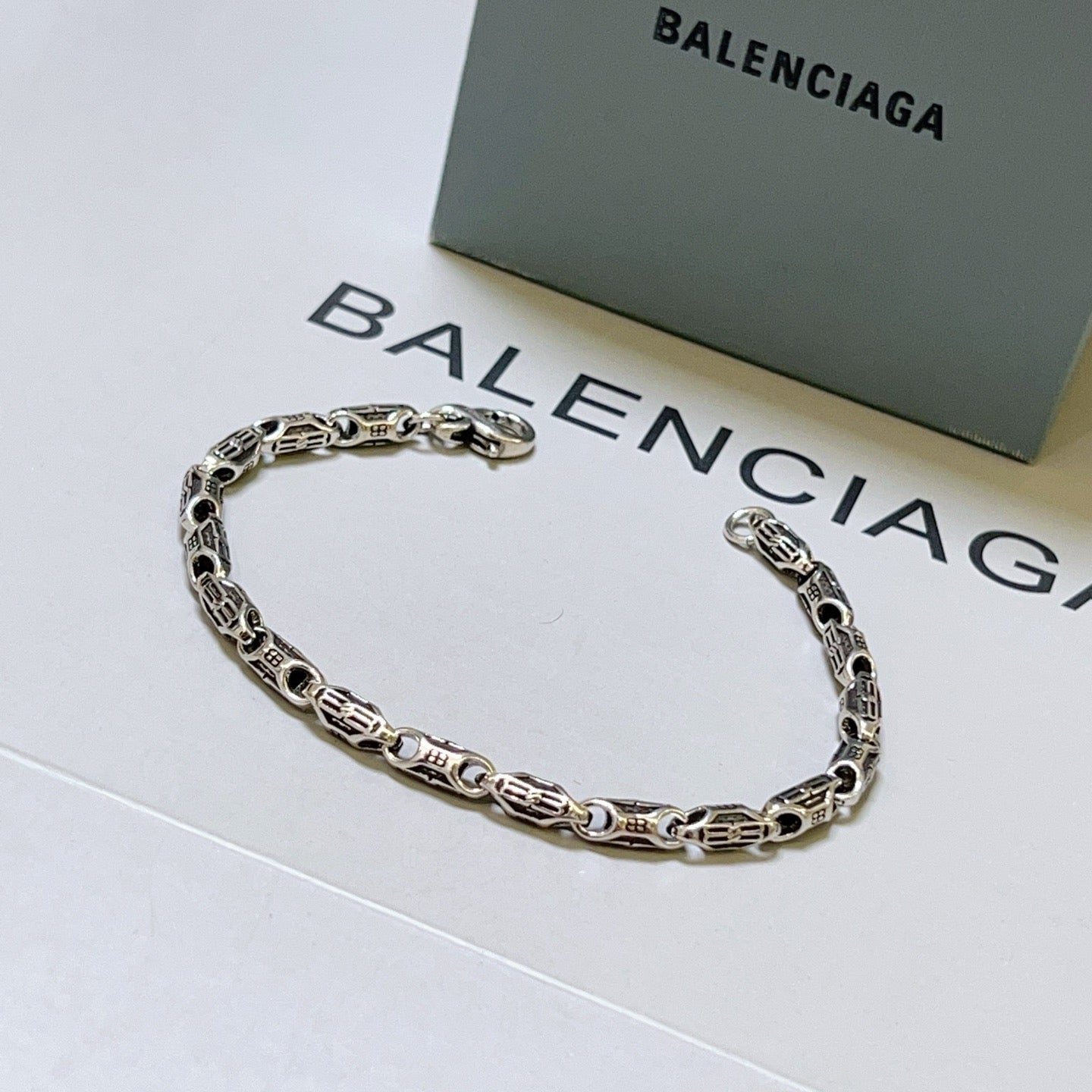 Silbernes schwarzes Armband