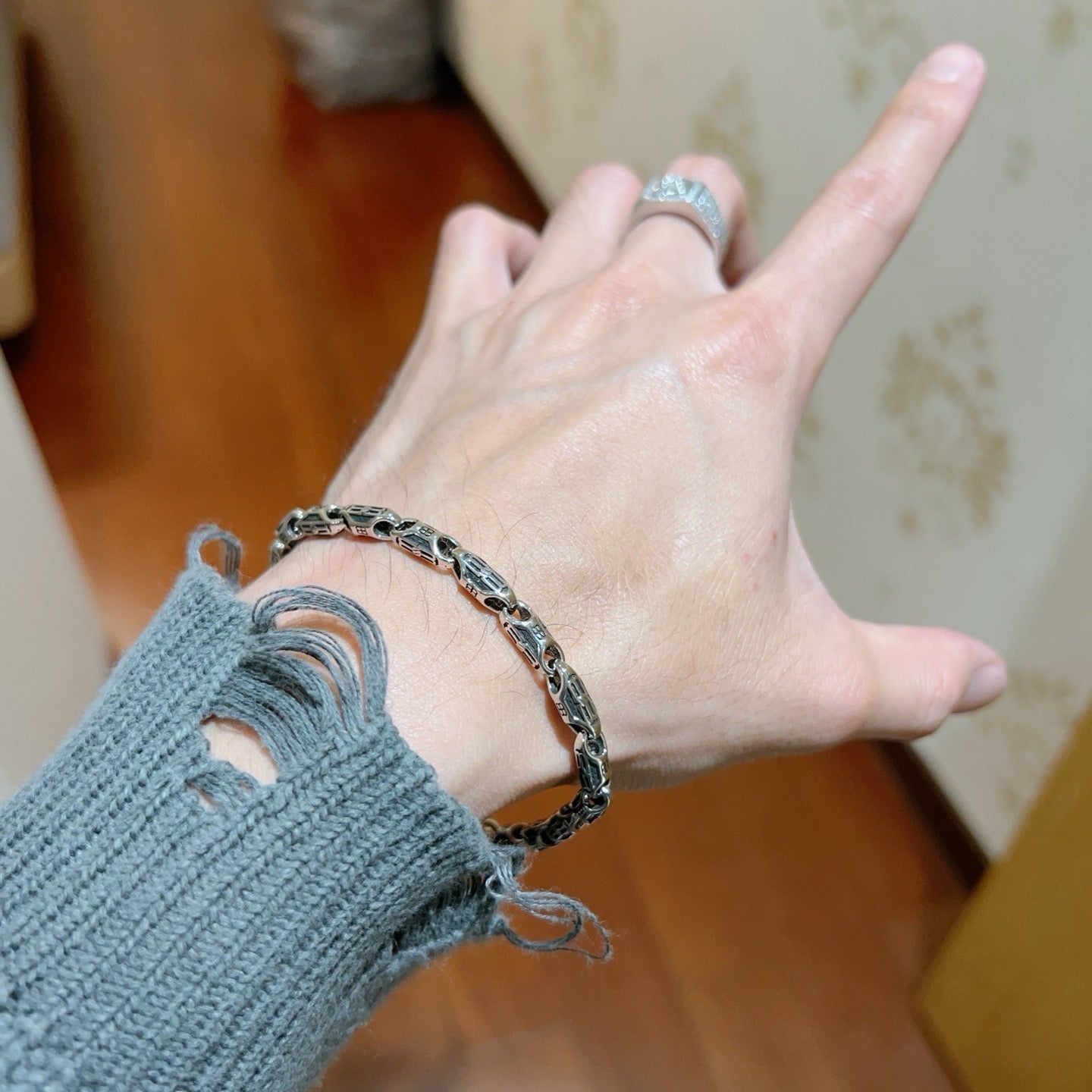Silbernes schwarzes Armband