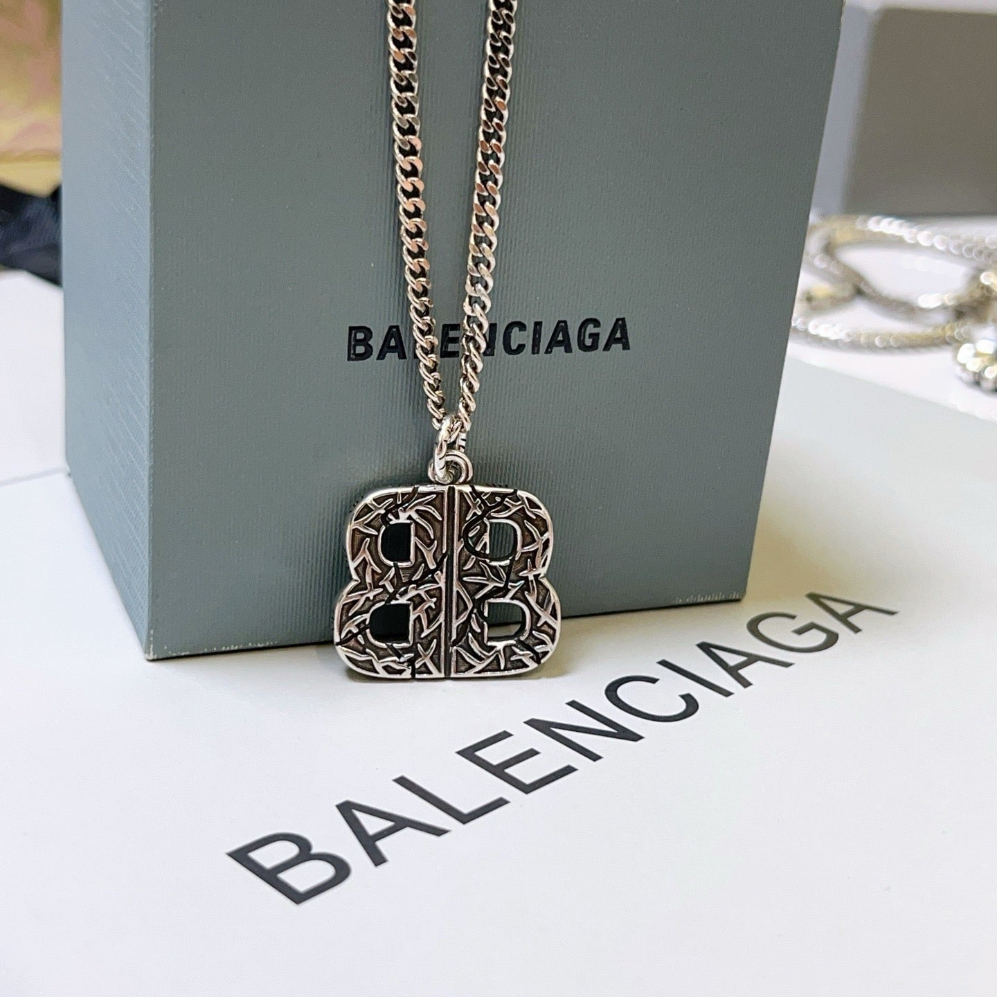 Silver Necklace - FashionHype.xyz