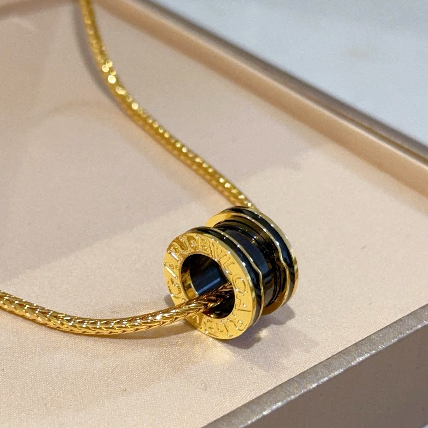 Gold Black Necklace - FashionHype.xyz