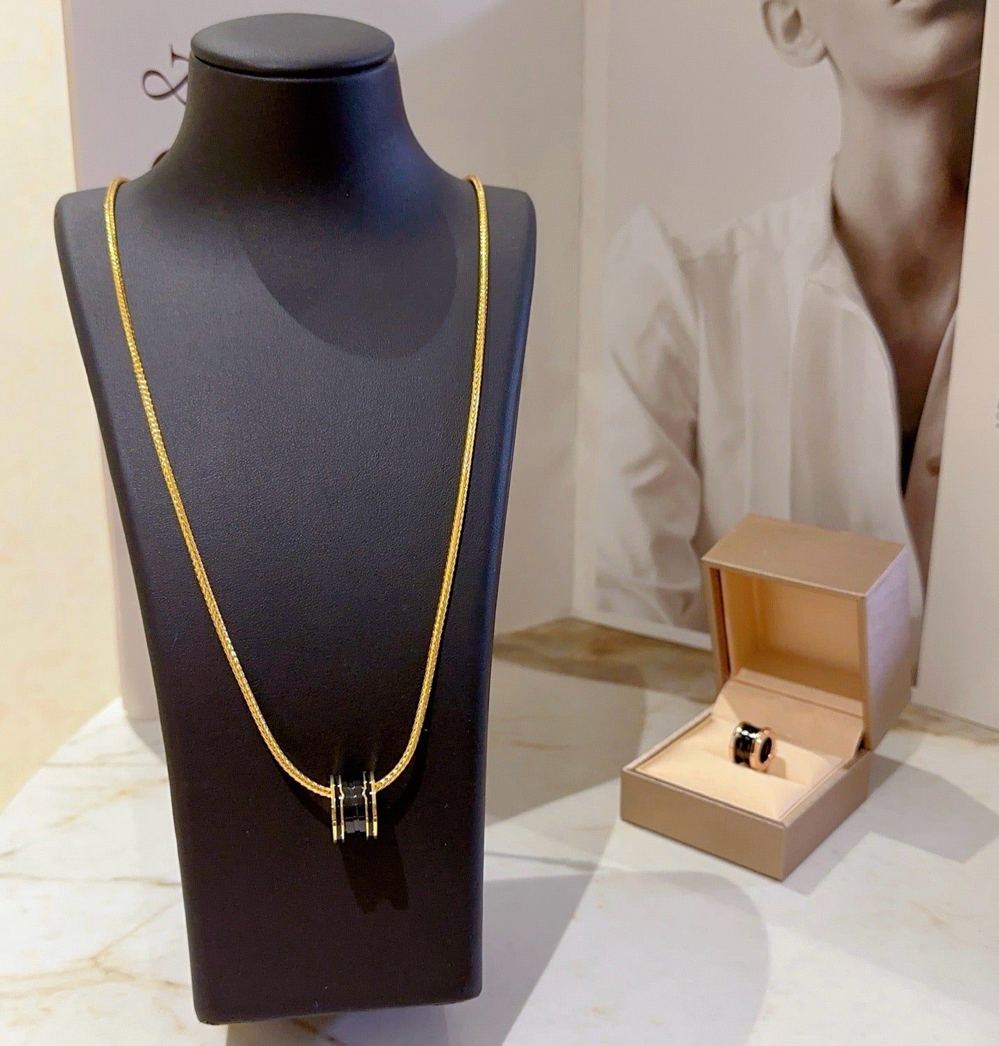 Gold Black Necklace - FashionHype.xyz