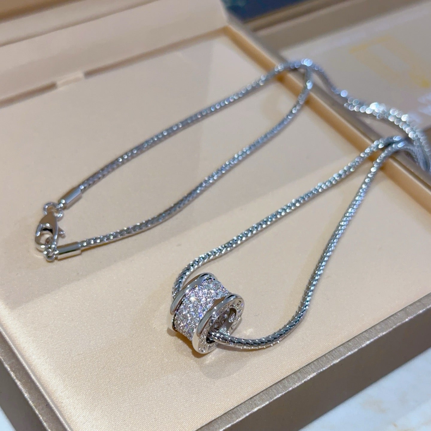 Silberne Kette