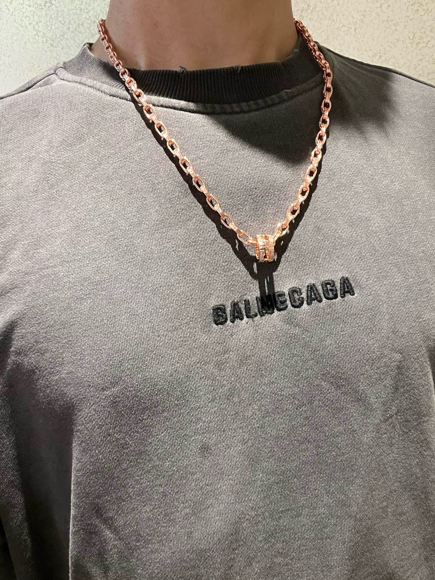 Goldenes Halsband