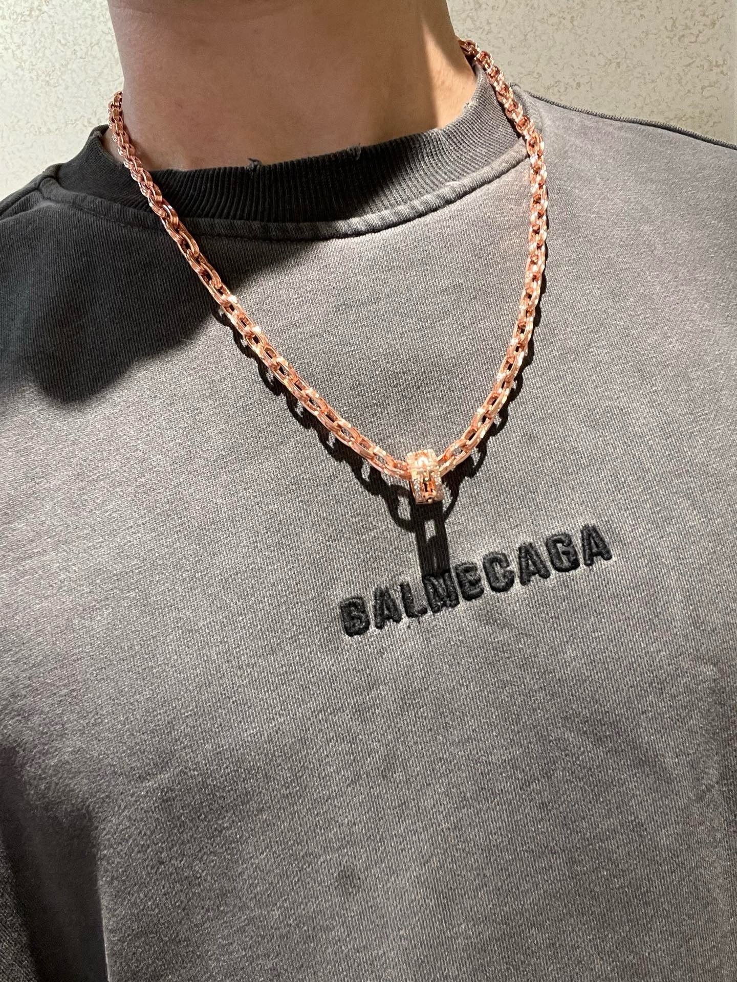 Goldenes Halsband
