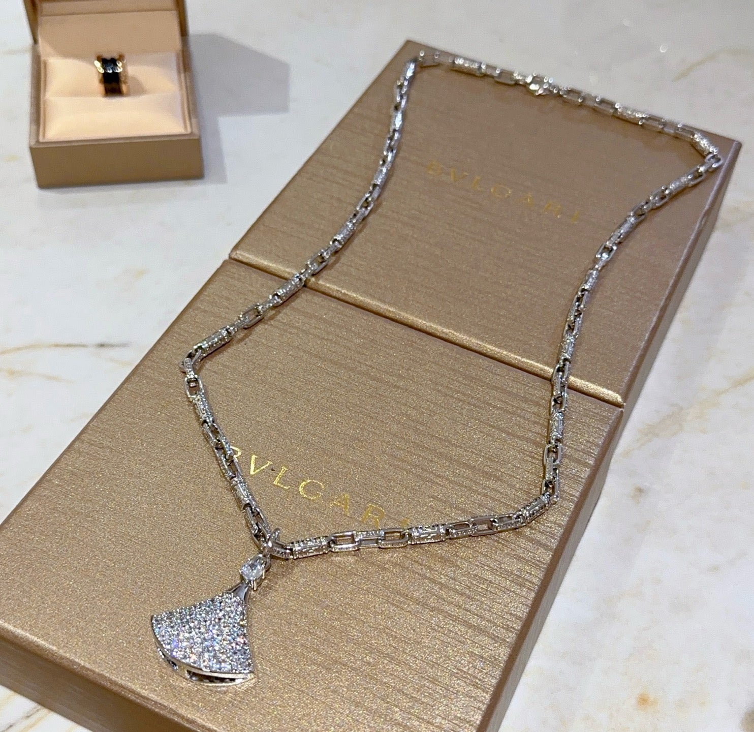 Silver Necklace - FashionHype.xyz