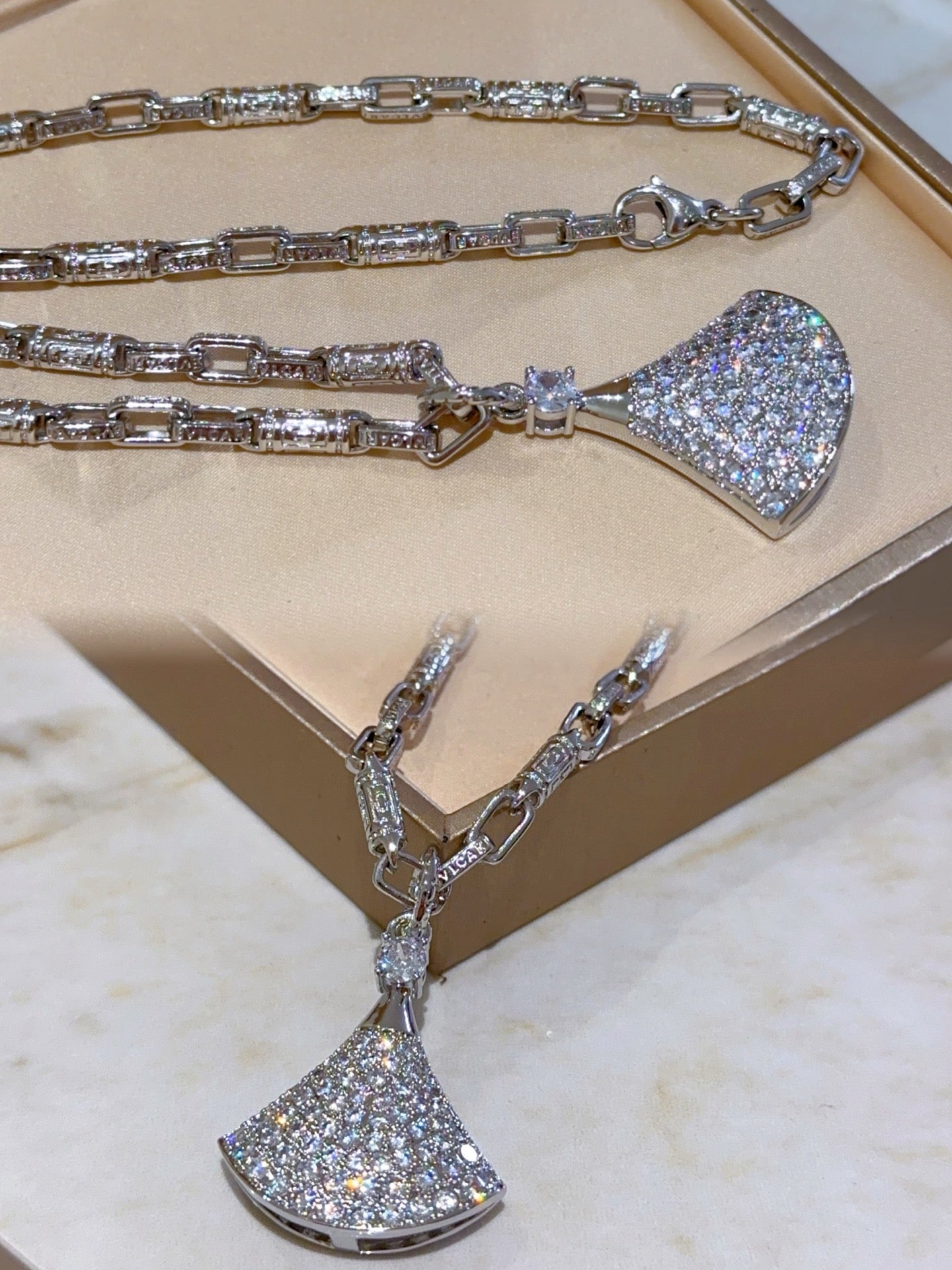 Silver Necklace - FashionHype.xyz