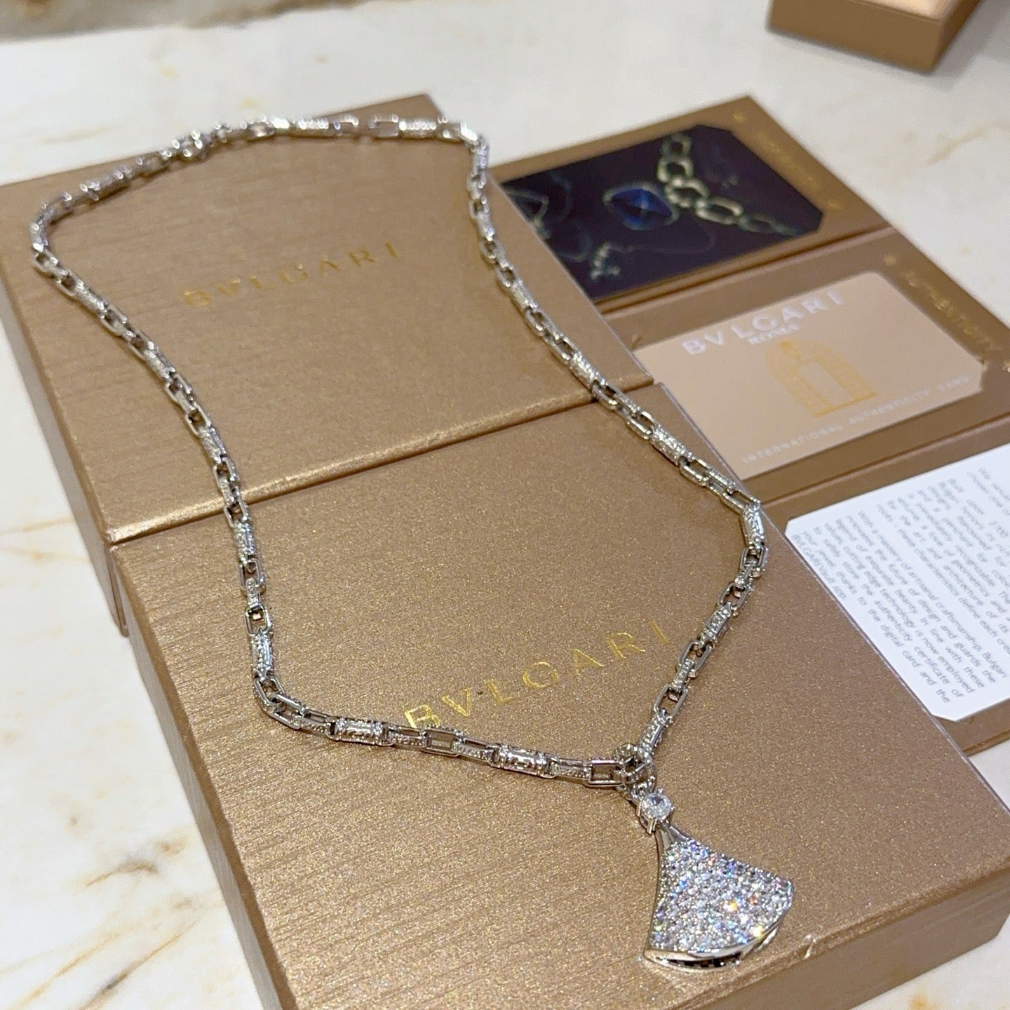 Silver Necklace - FashionHype.xyz