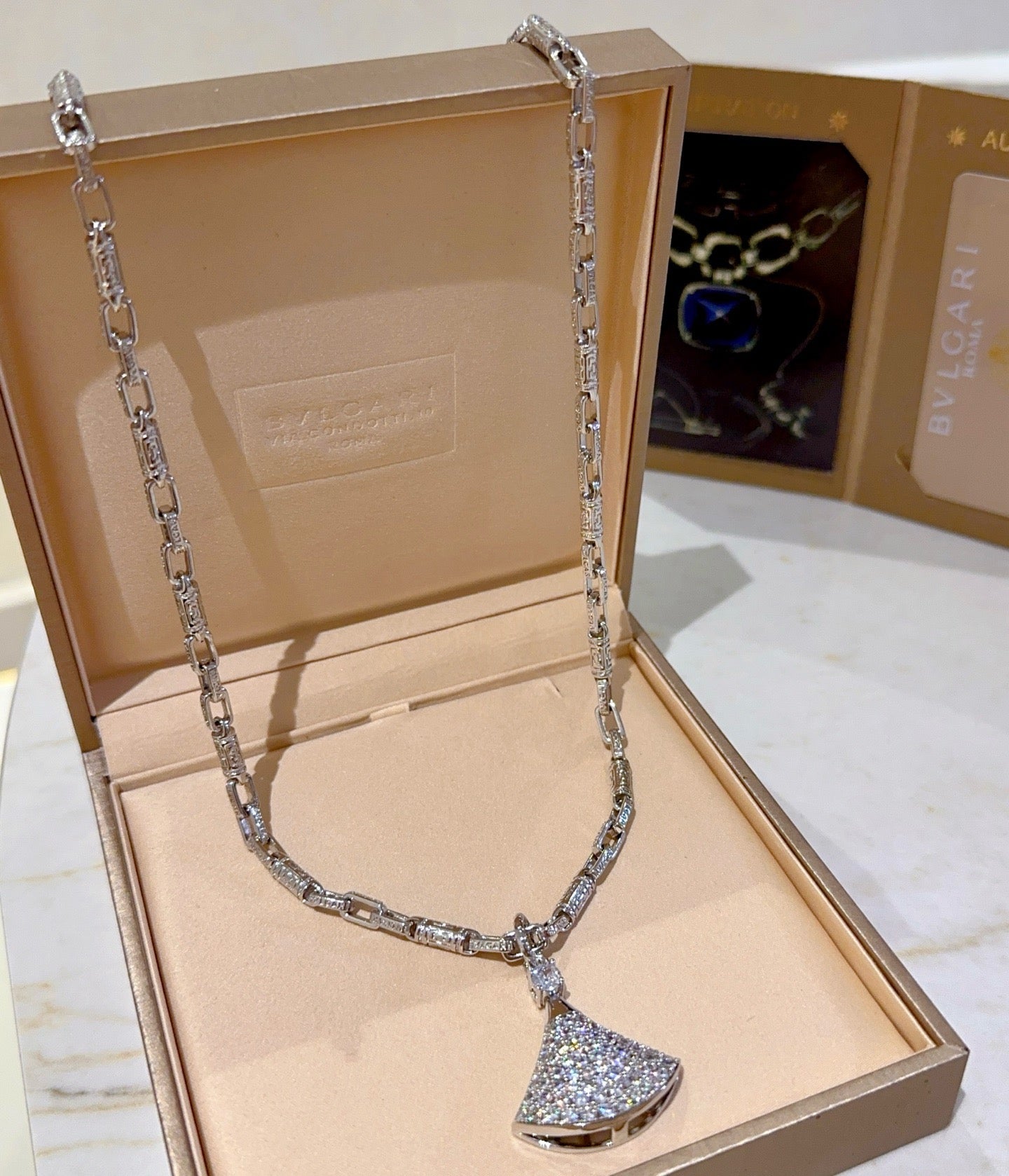 Silver Necklace - FashionHype.xyz