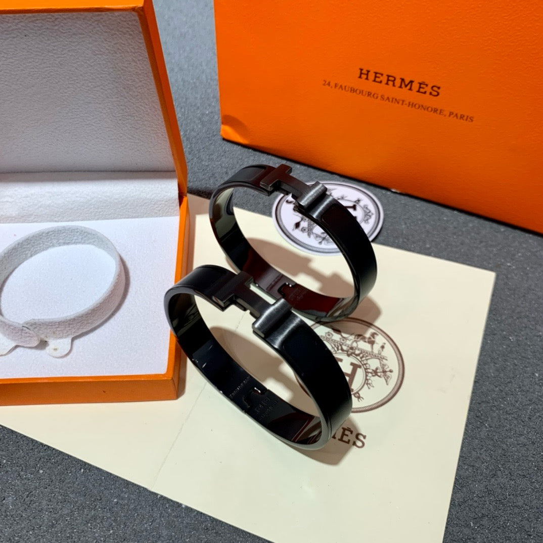 Black Bracelet - FashionHype.xyz