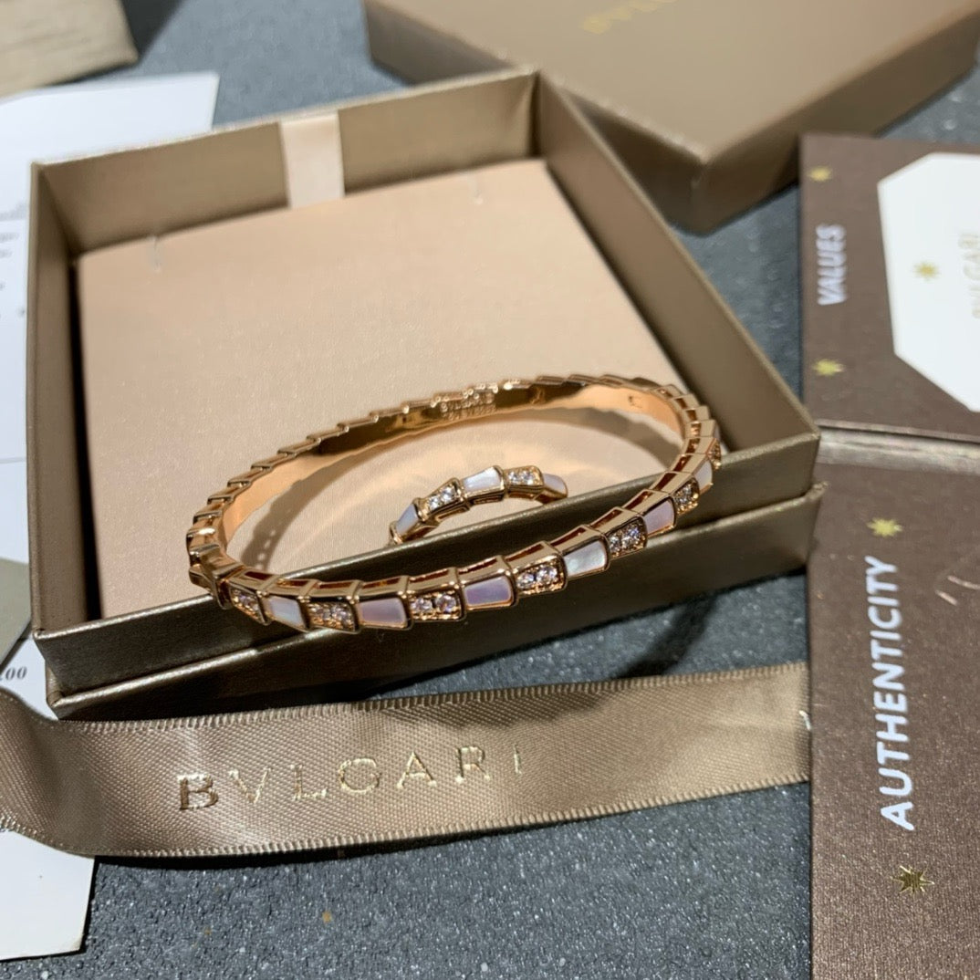 Goldarmband mit Ring