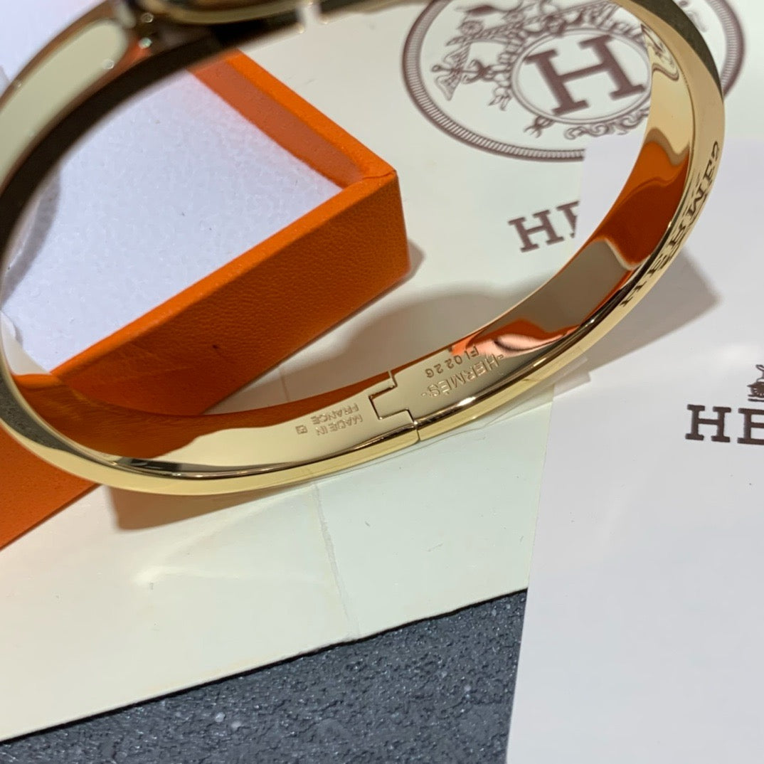 Gold Bracelet - FashionHype.xyz