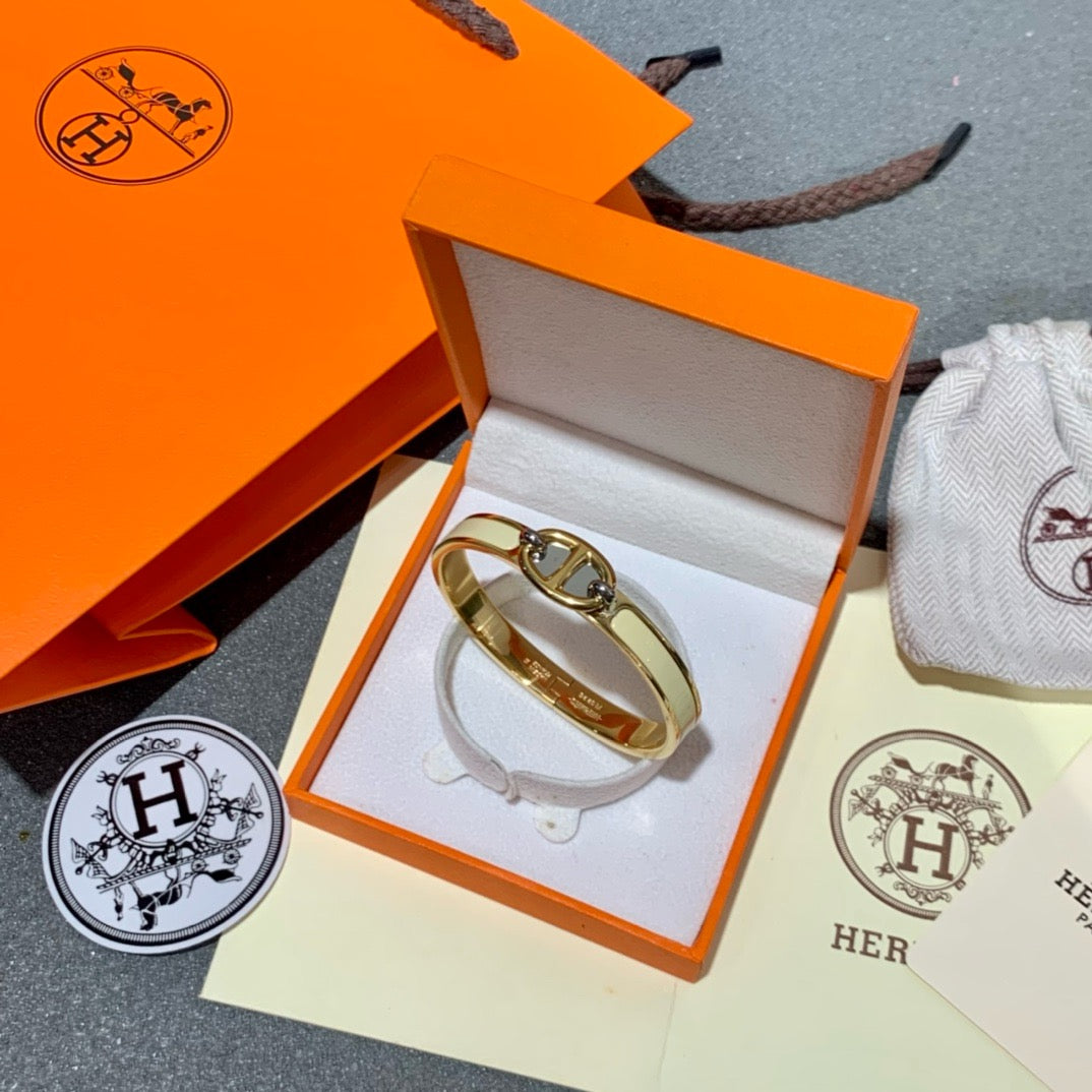 Gold Bracelet - FashionHype.xyz