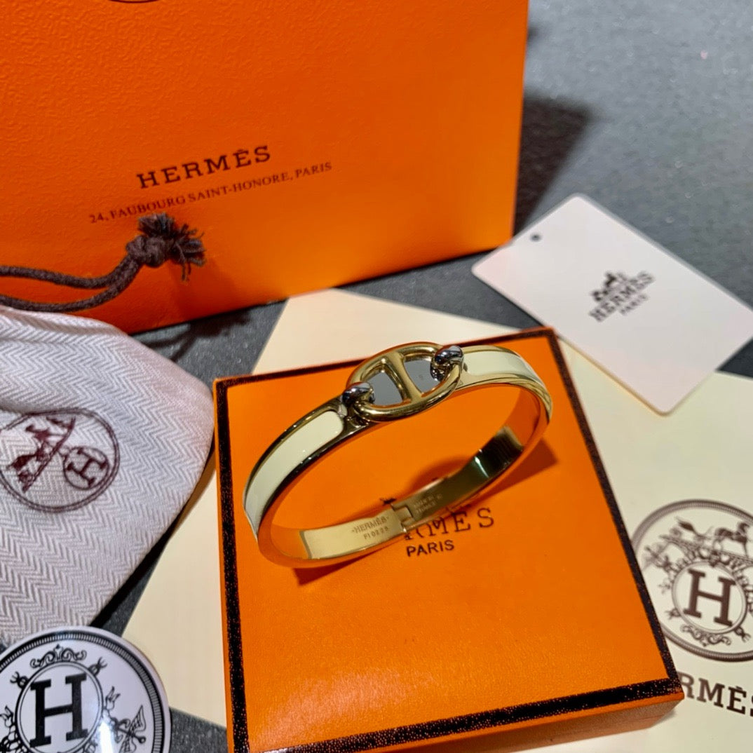 Gold Bracelet - FashionHype.xyz