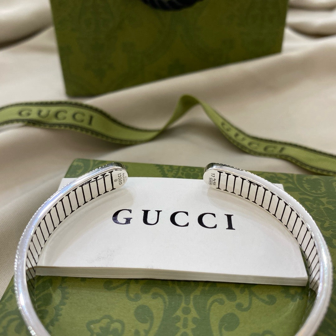 Silbernes schwarzes Armband