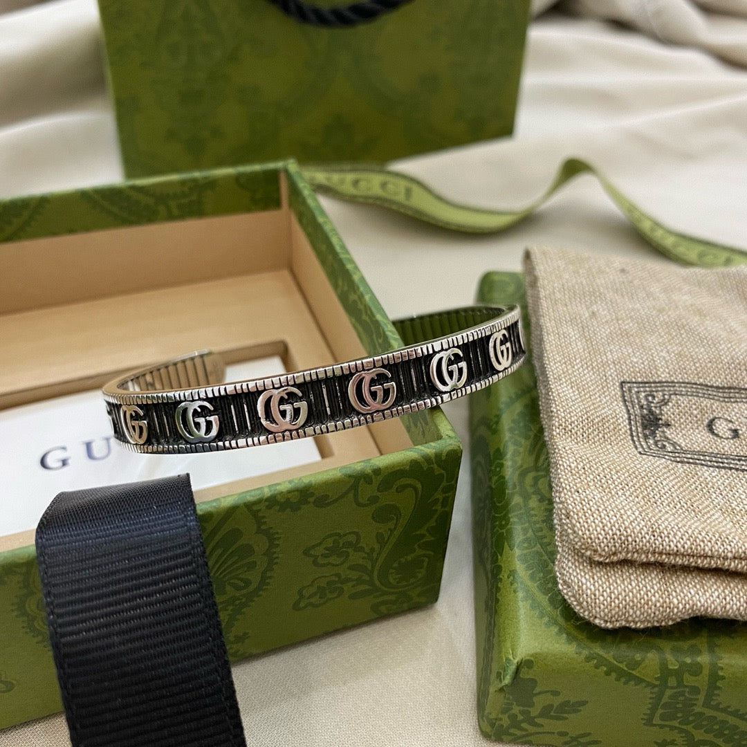 Silbernes schwarzes Armband