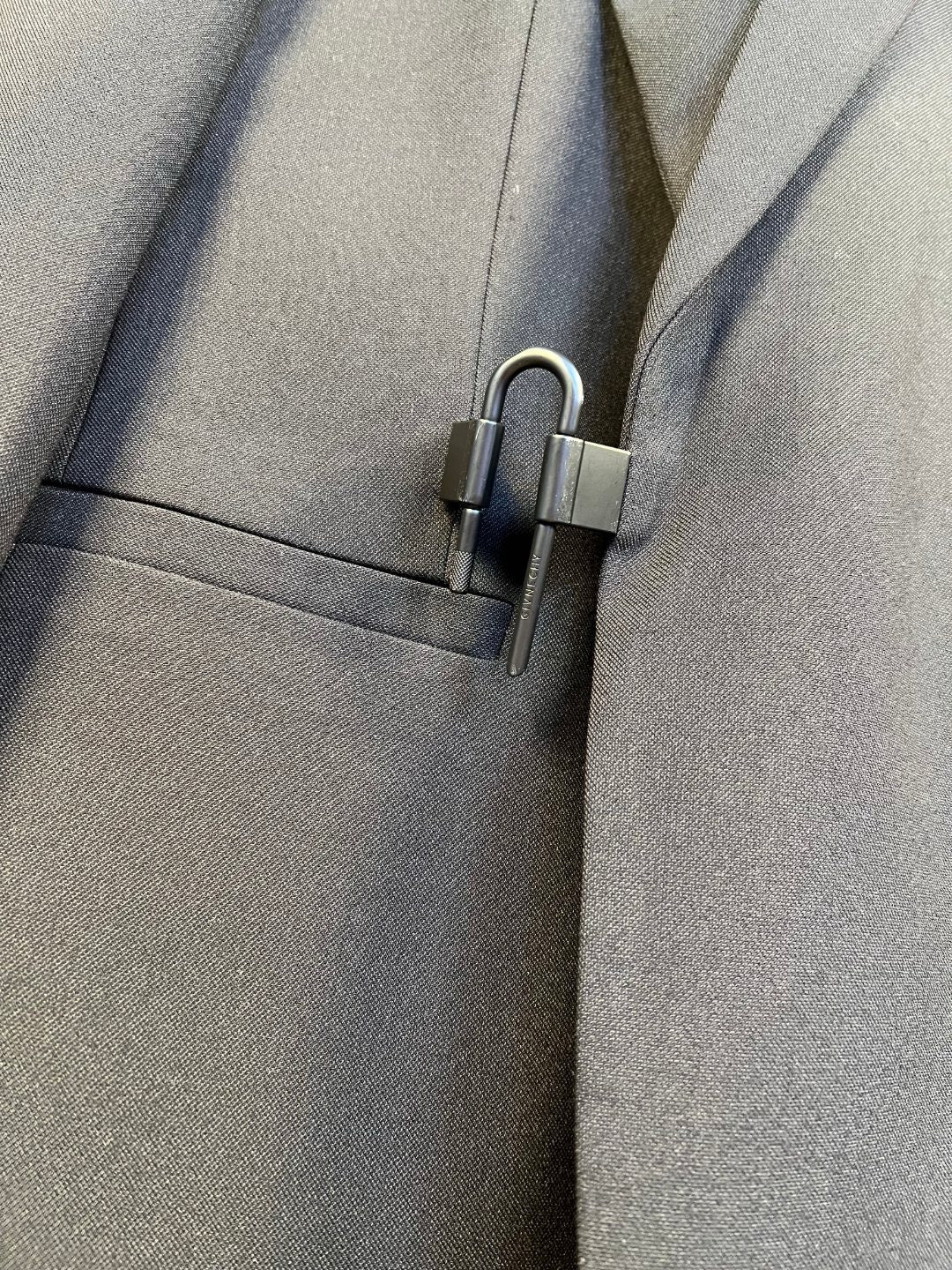 Black Jacket and Pant Suit - Size 56 / 36 - FashionHype.xyz