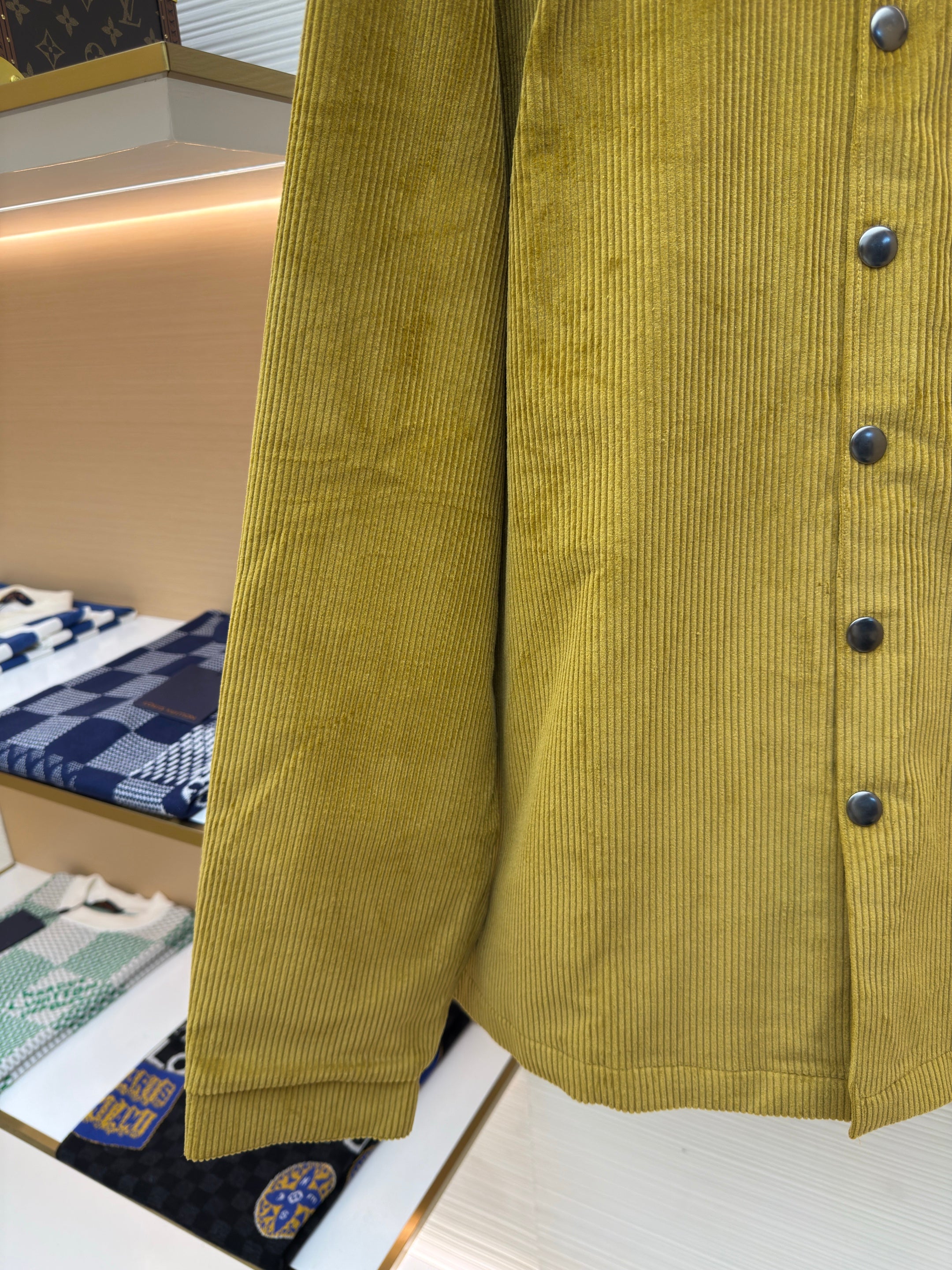Chartreuse and Black Jacket - Size L - FashionHype.xyz