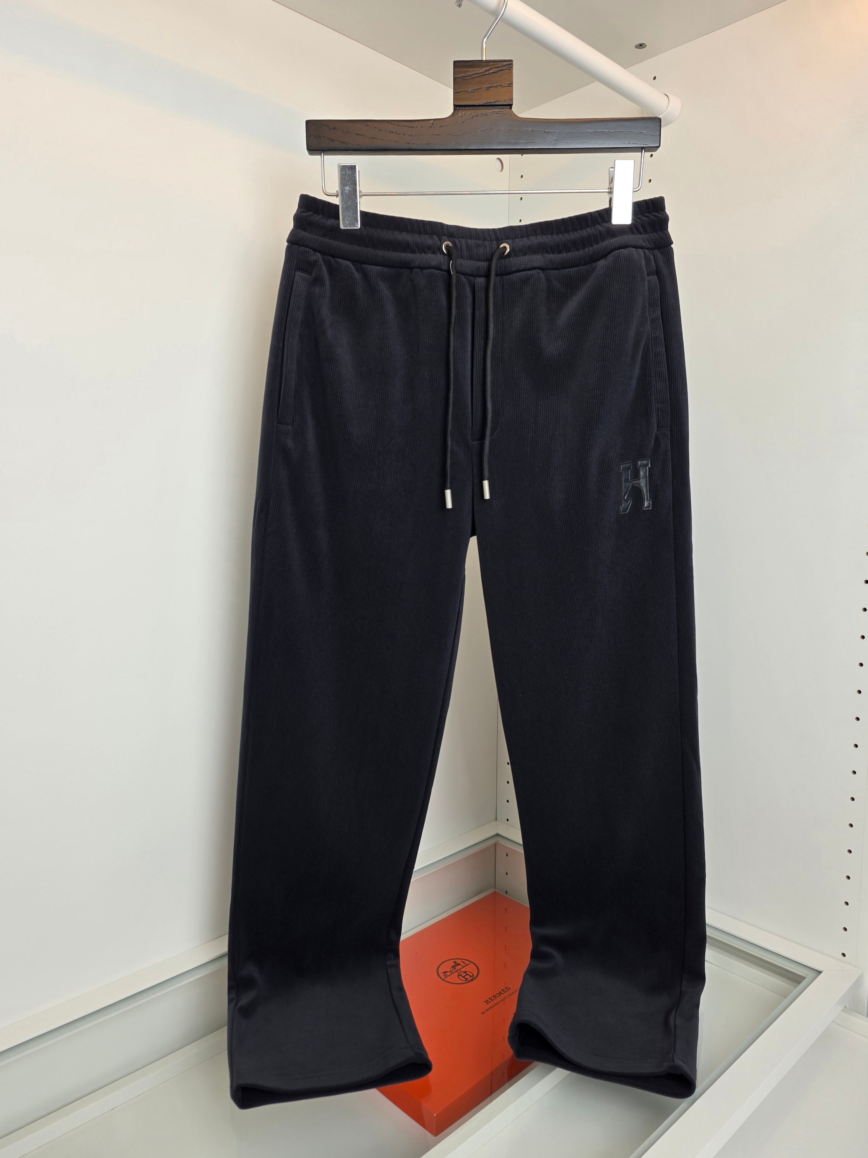 Black and Grey Pant - Size XL - FashionHype.xyz
