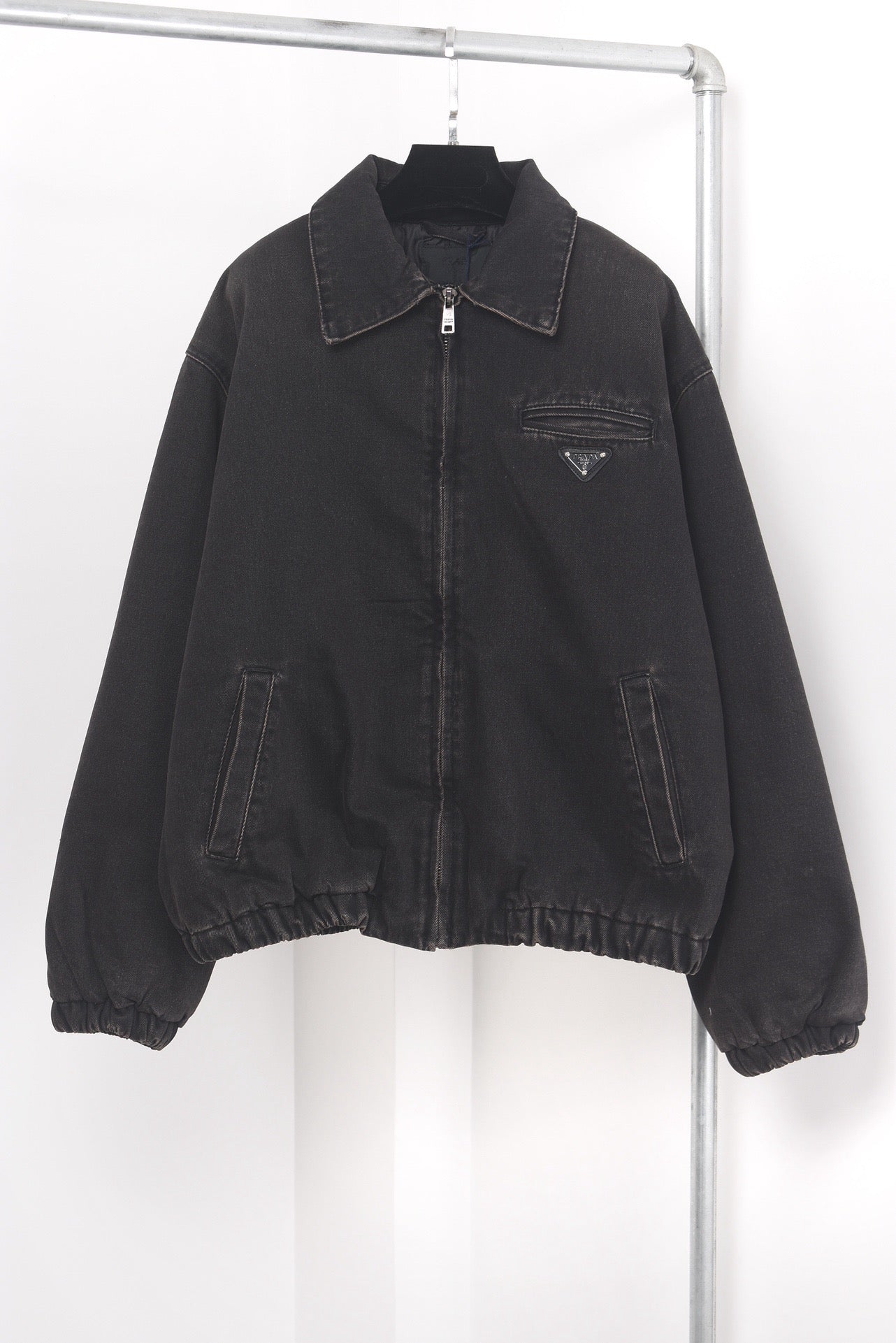 Black Jacket - Size M - FashionHype.xyz