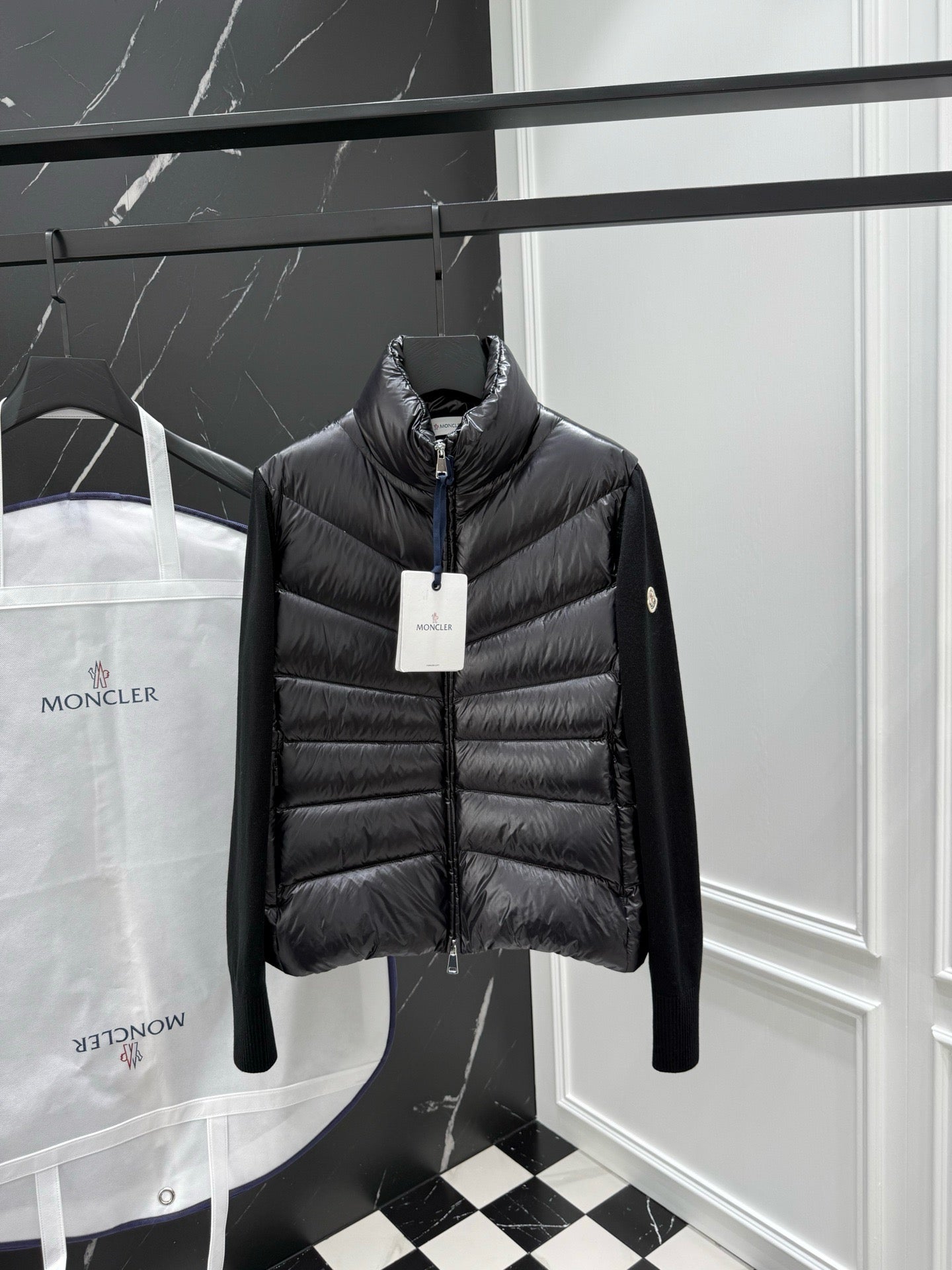 Black and White Jacket - Size XL - FashionHype.xyz