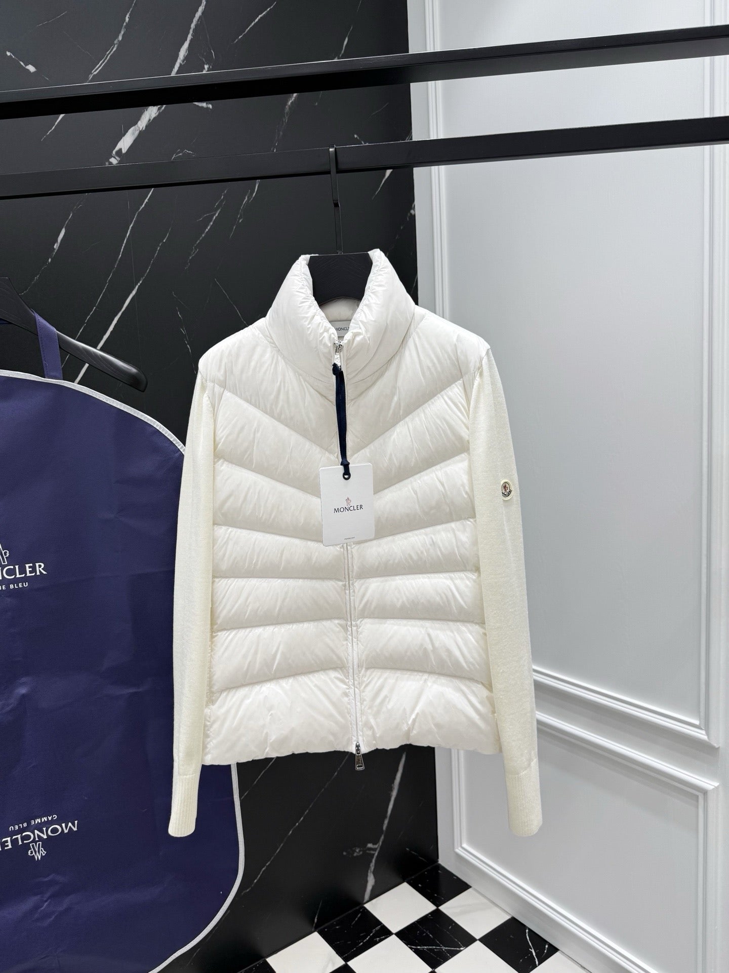 Black and White Jacket - Size XL - FashionHype.xyz