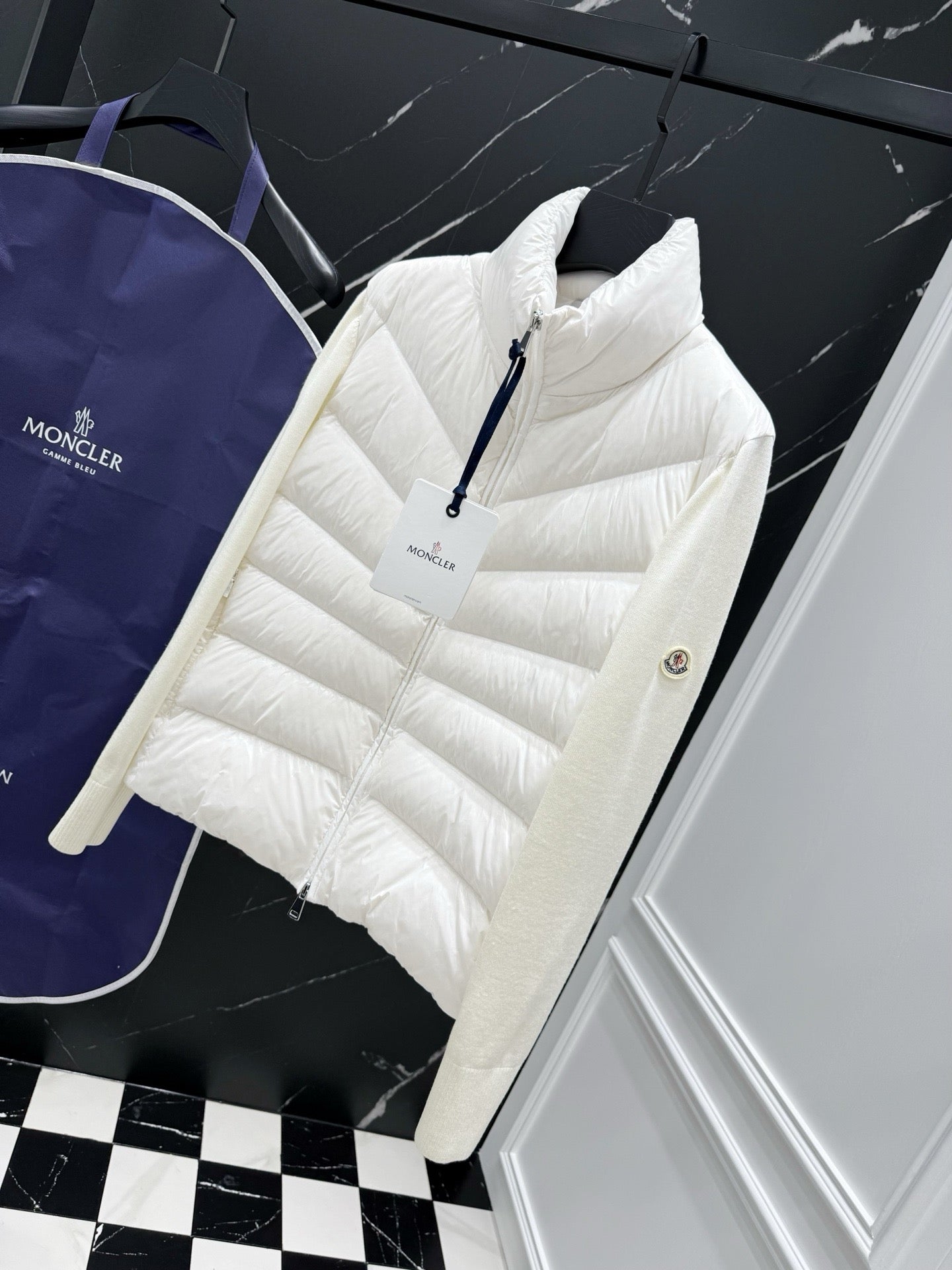 Black and White Jacket - Size XL - FashionHype.xyz