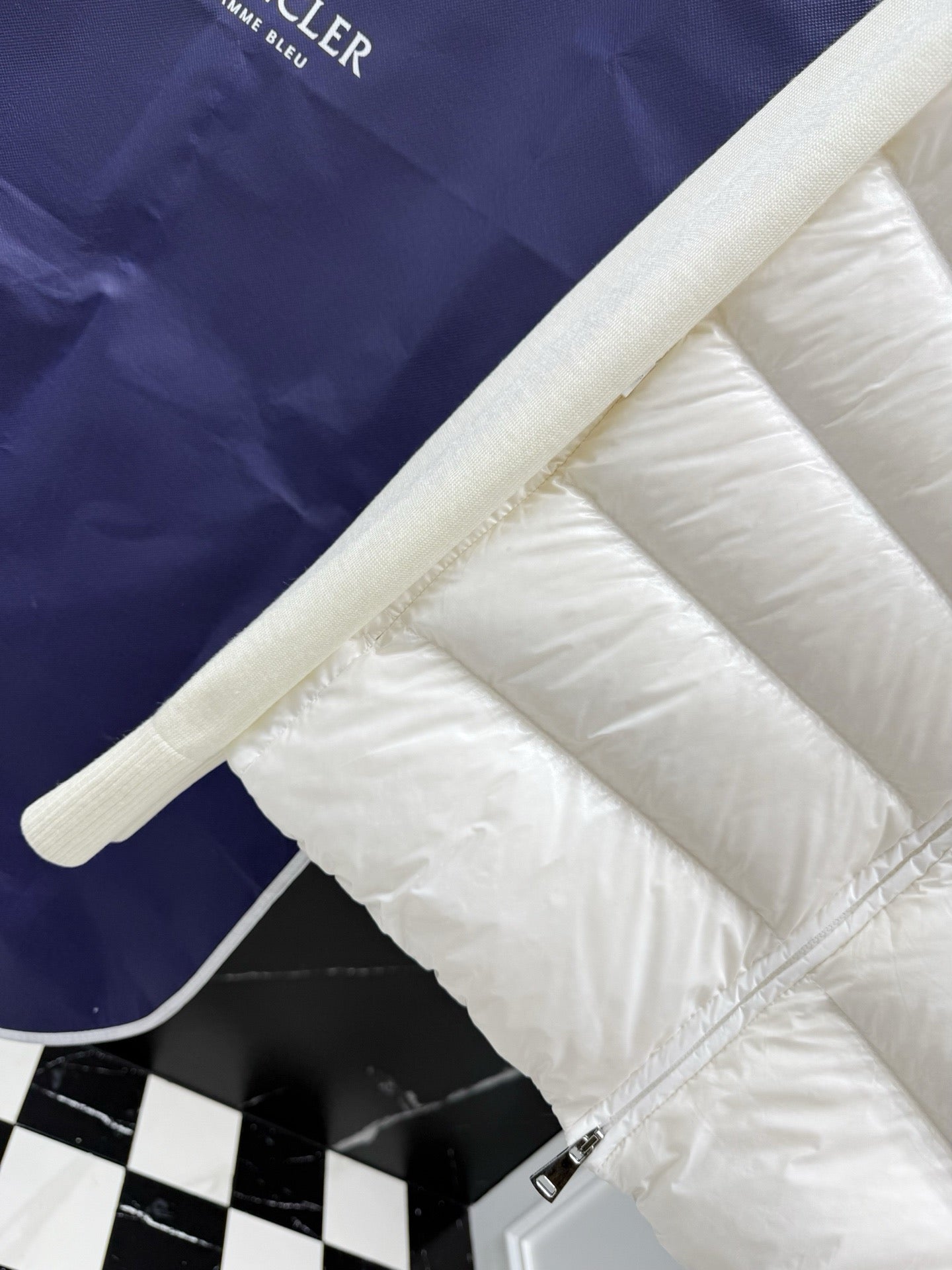 Black and White Jacket - Size XL - FashionHype.xyz