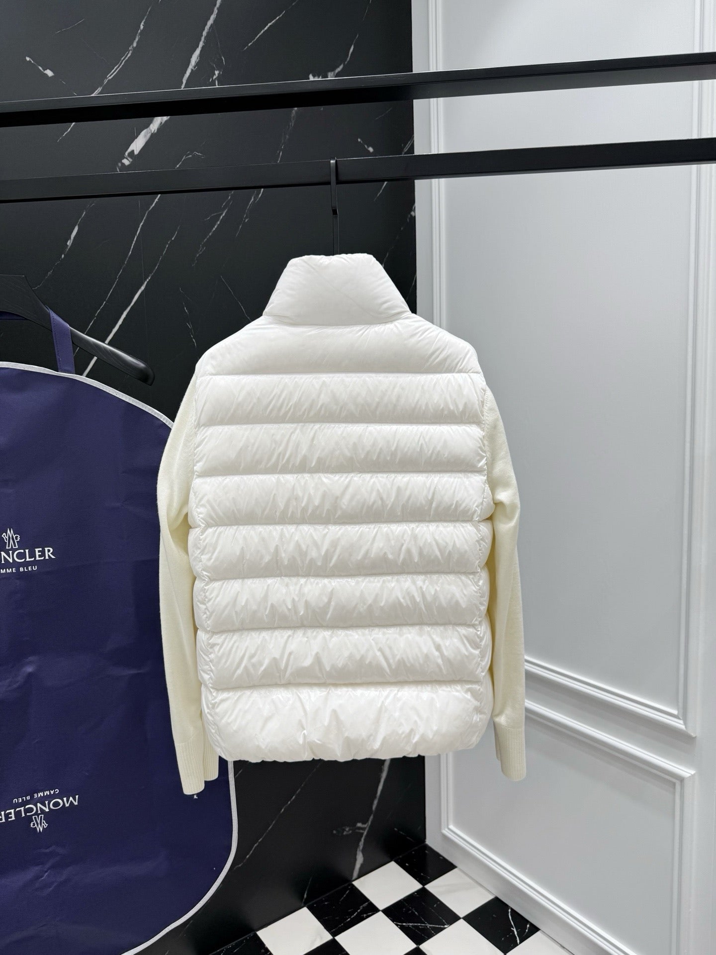 Black and White Jacket - Size XL - FashionHype.xyz