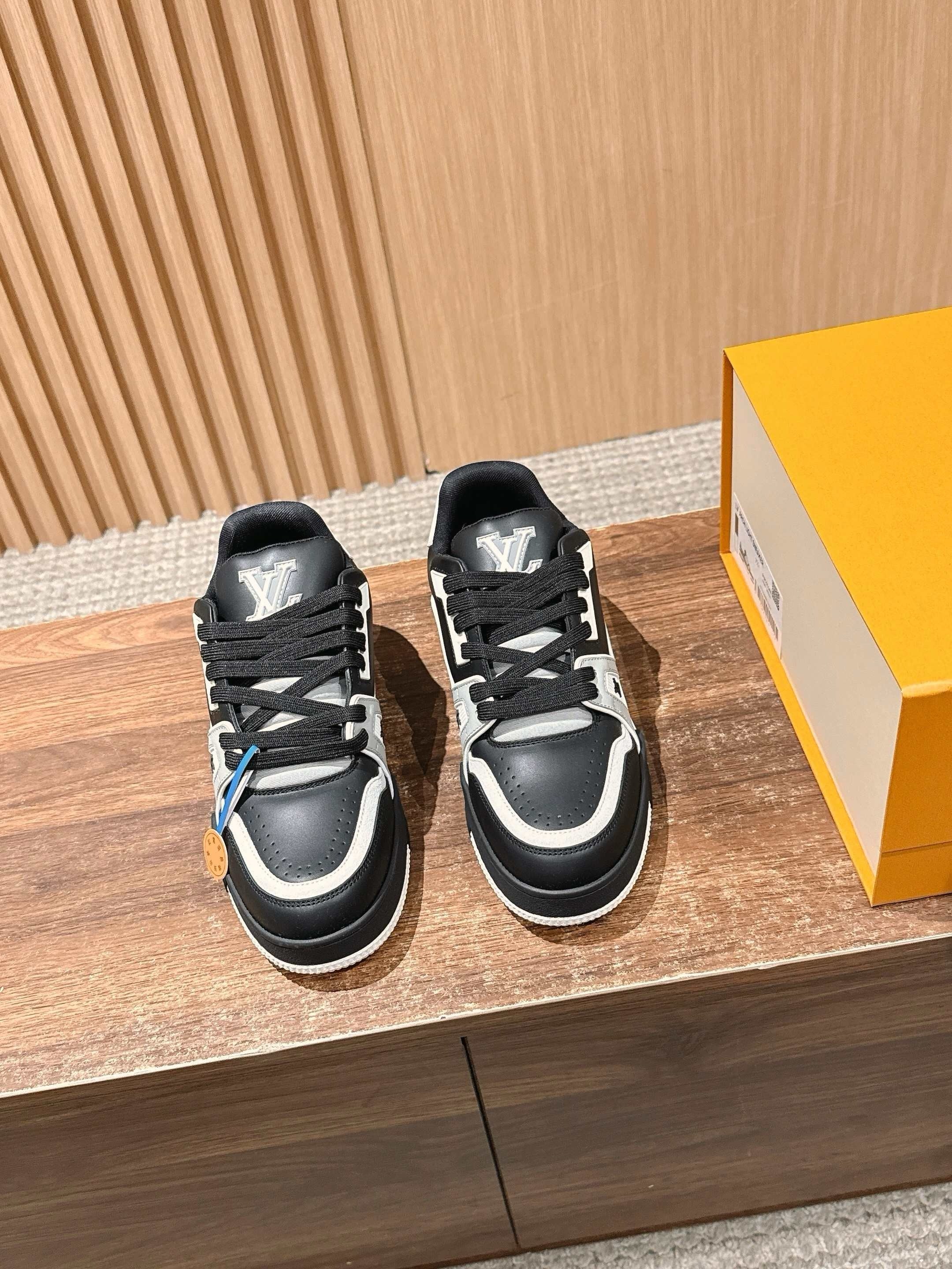 Black Shoes