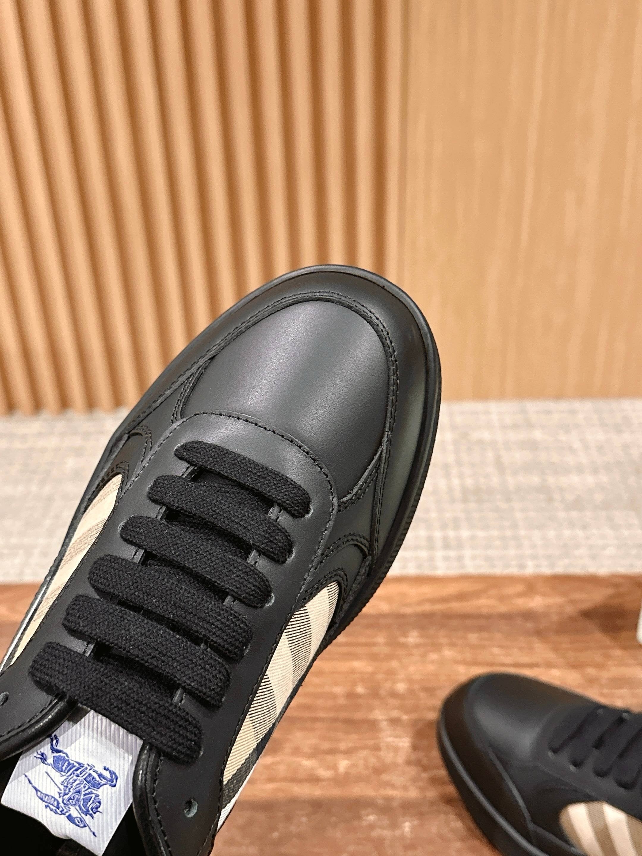 Black and White Shoes - FashionHype.xyz