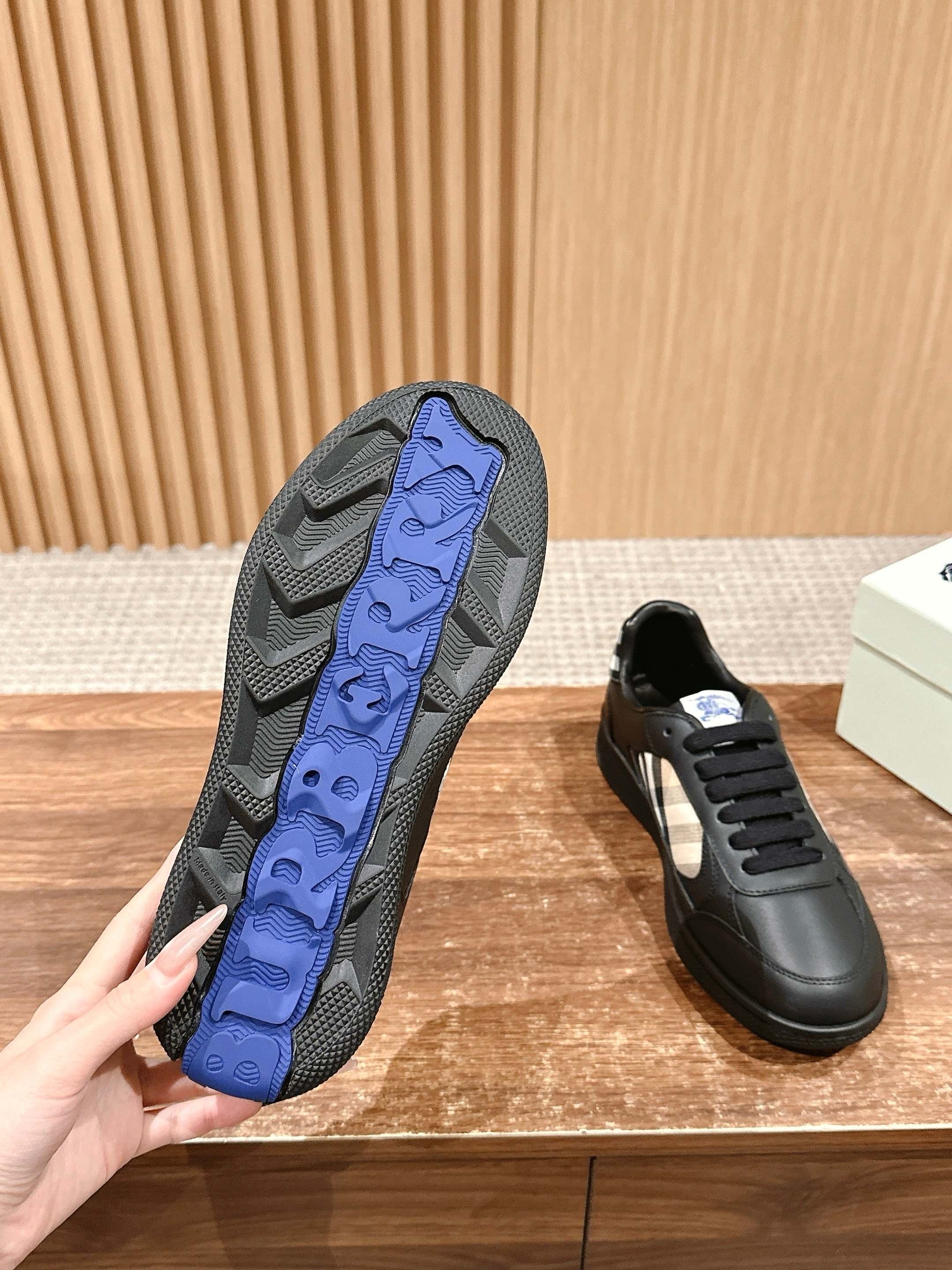 Black and White Shoes - FashionHype.xyz