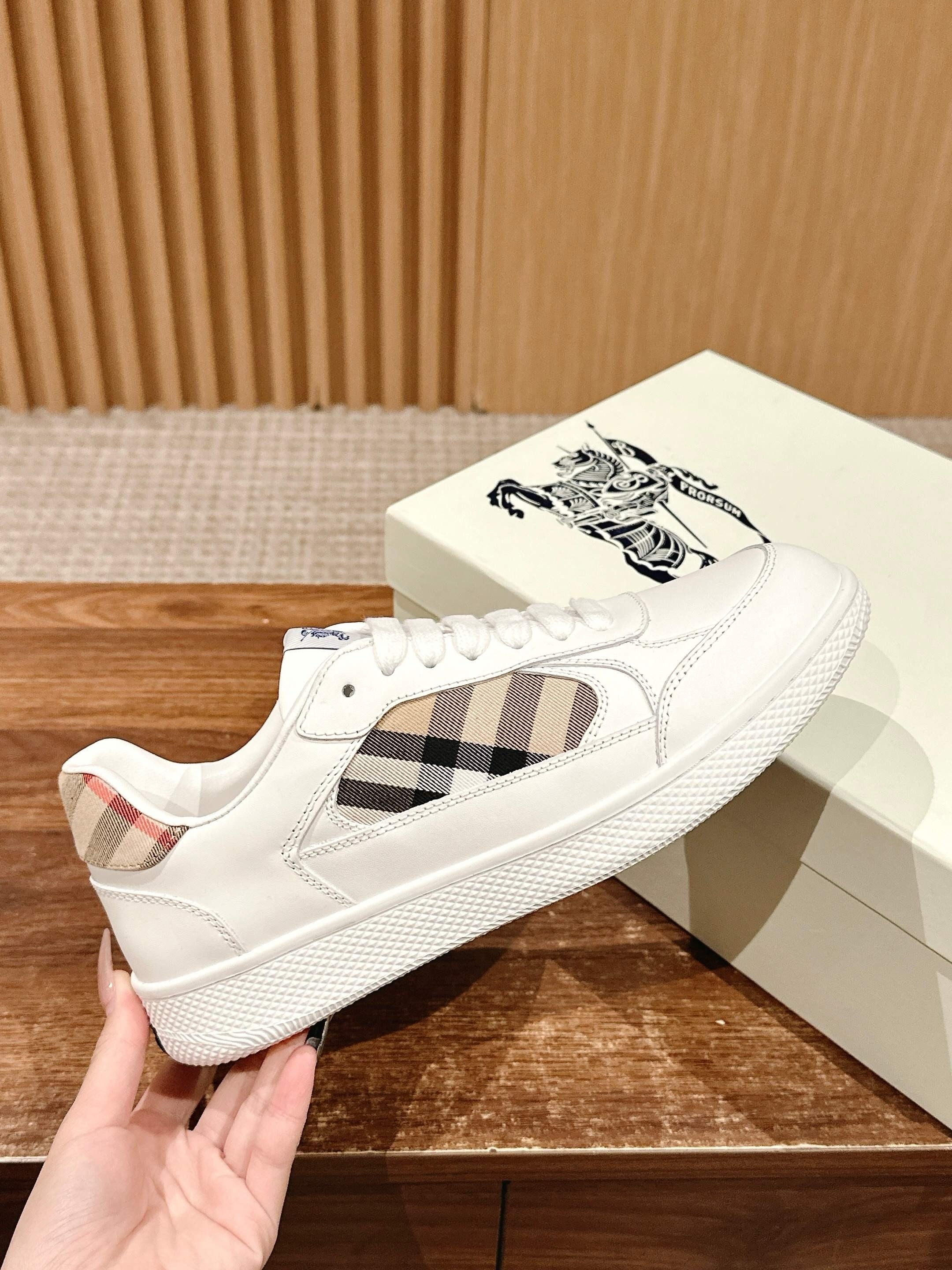 Black and White Shoes - FashionHype.xyz