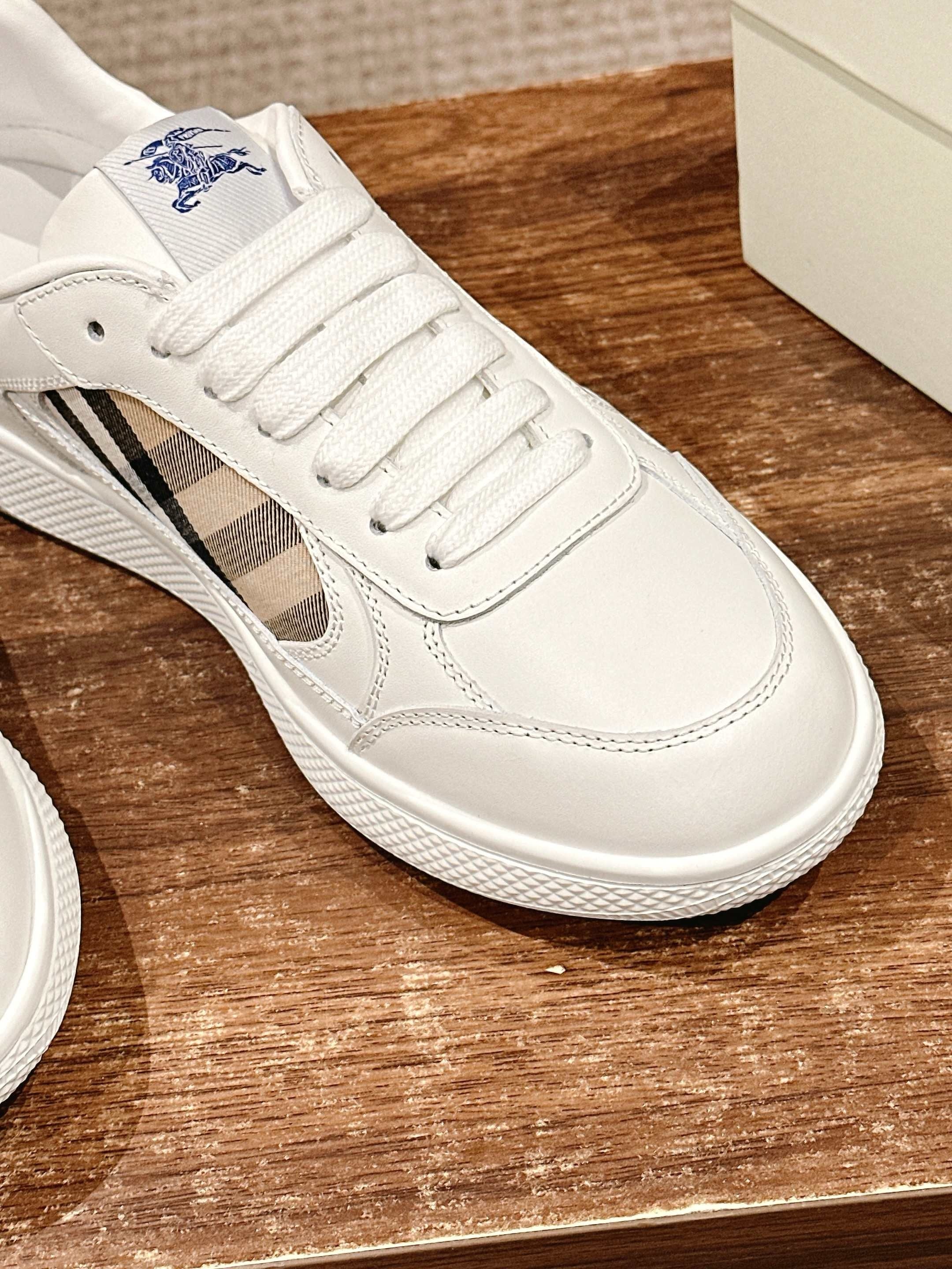 Black and White Shoes - FashionHype.xyz