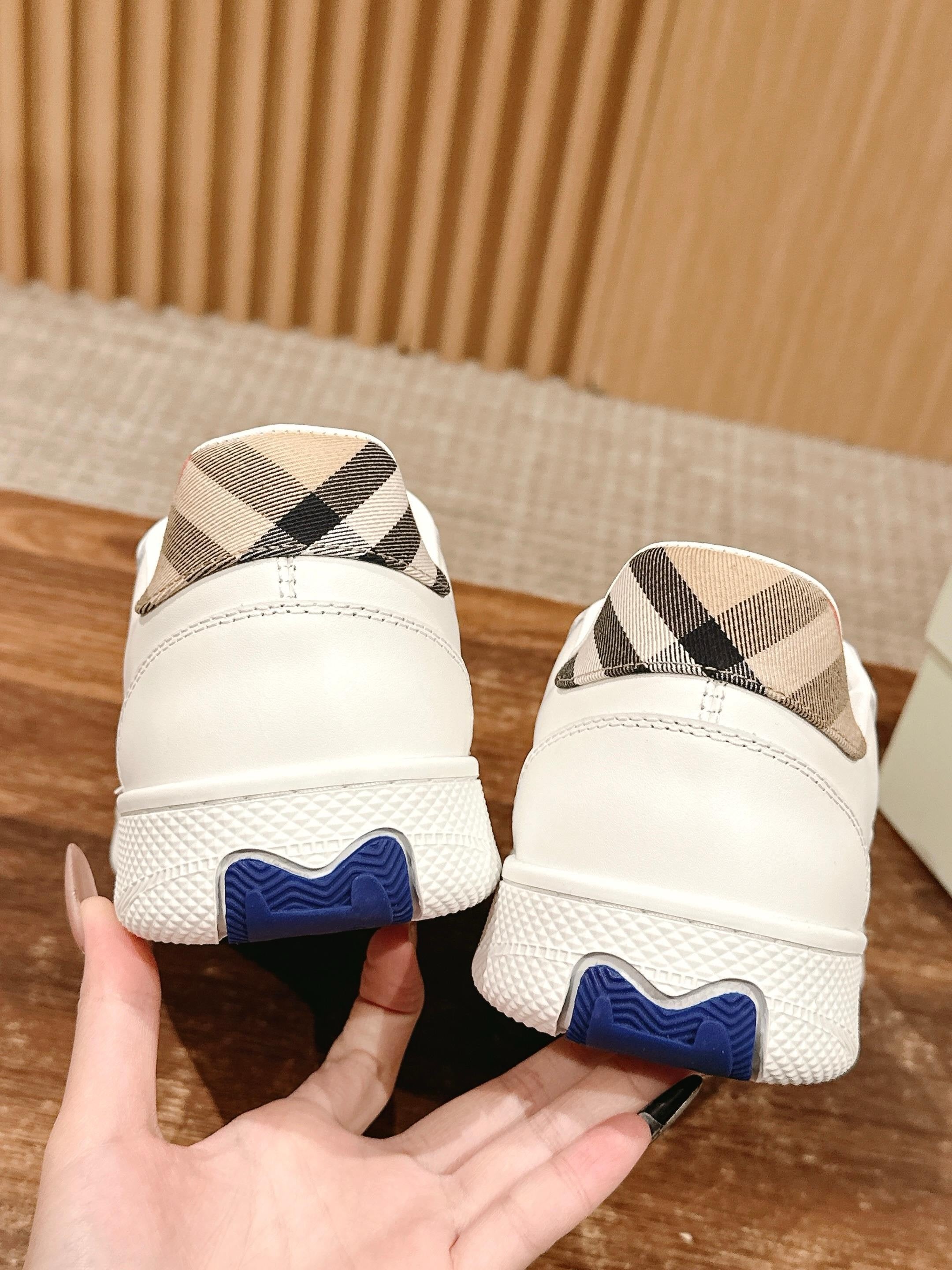 Black and White Shoes - FashionHype.xyz