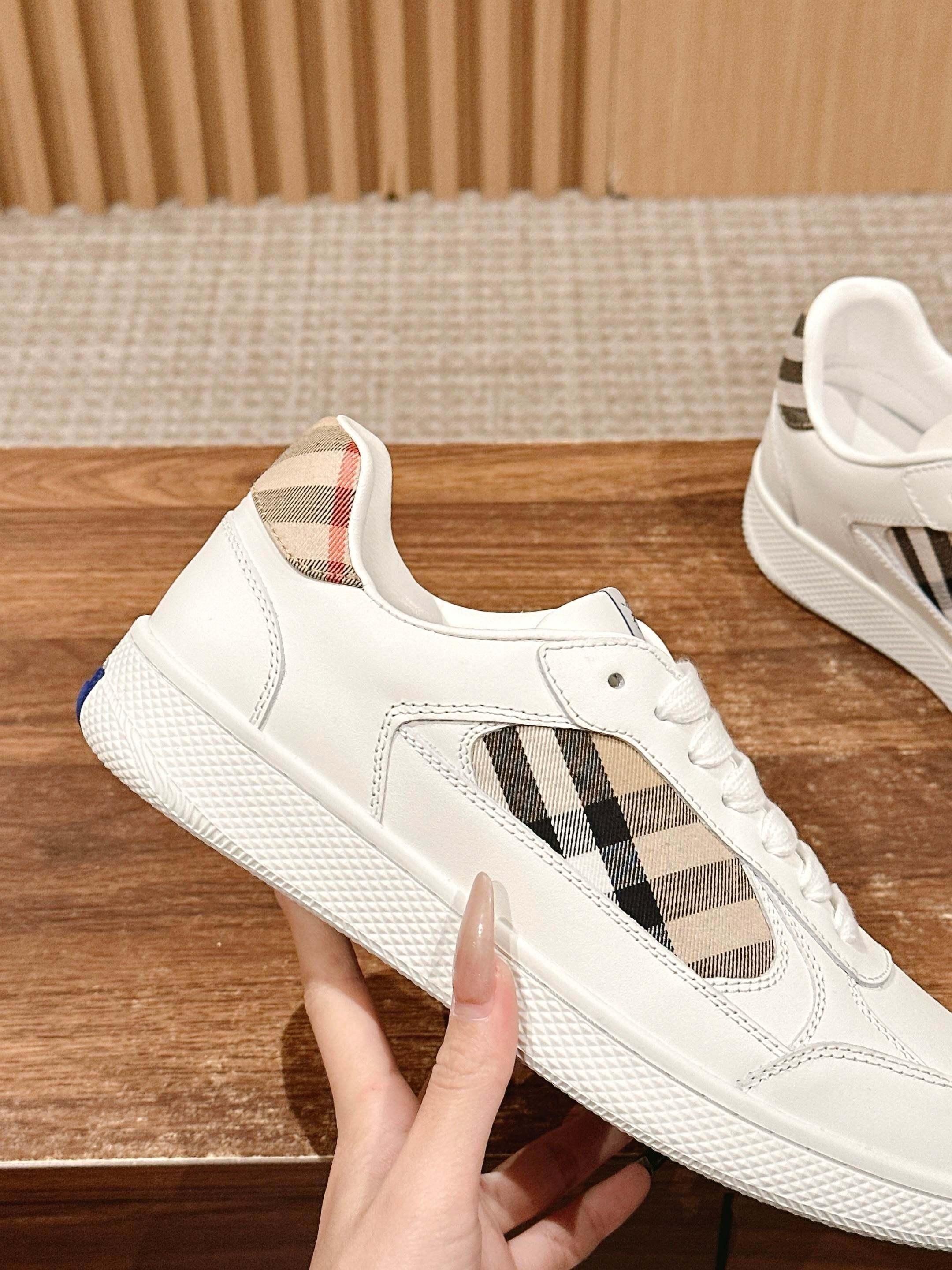 Black and White Shoes - FashionHype.xyz