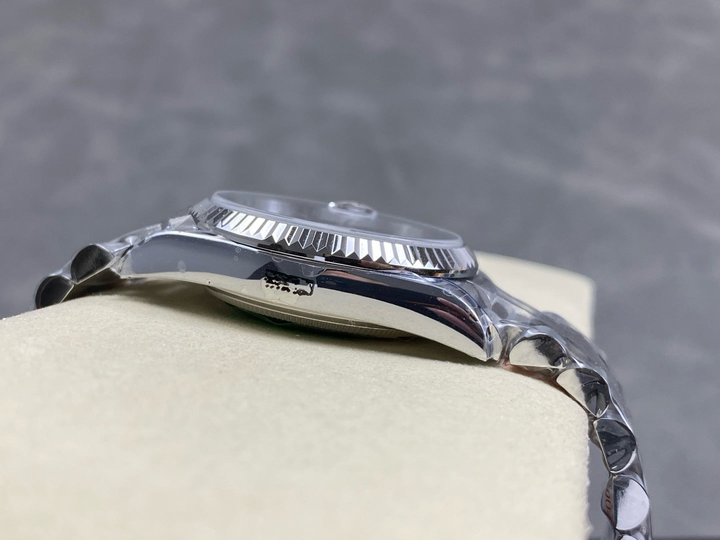 Silver Watch - FashionHype.xyz