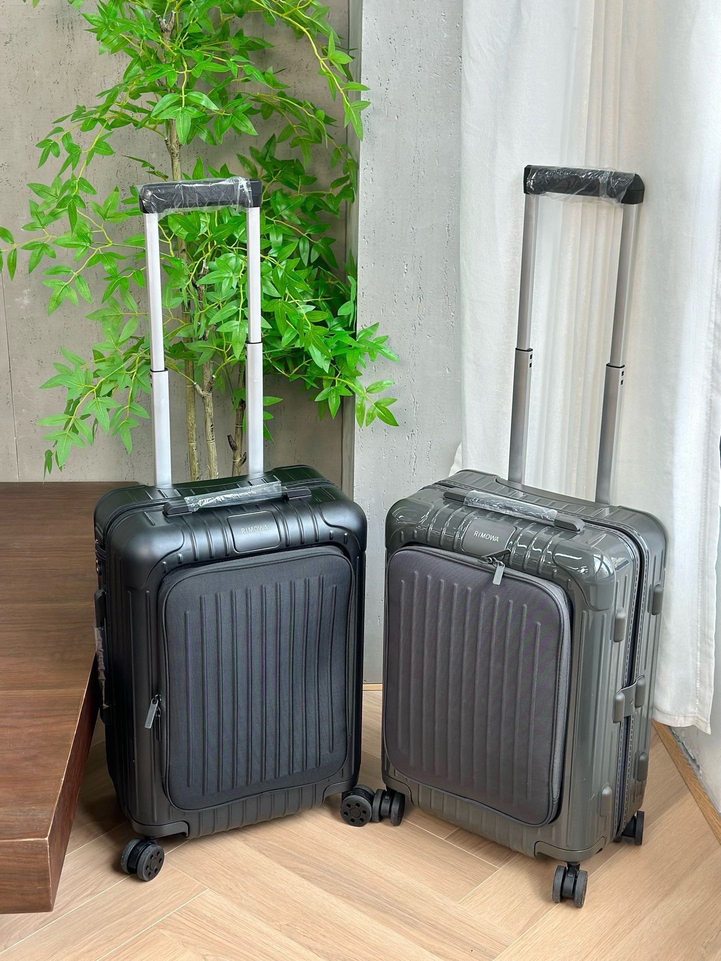 Black and Green Suitcase - FashionHype.xyz