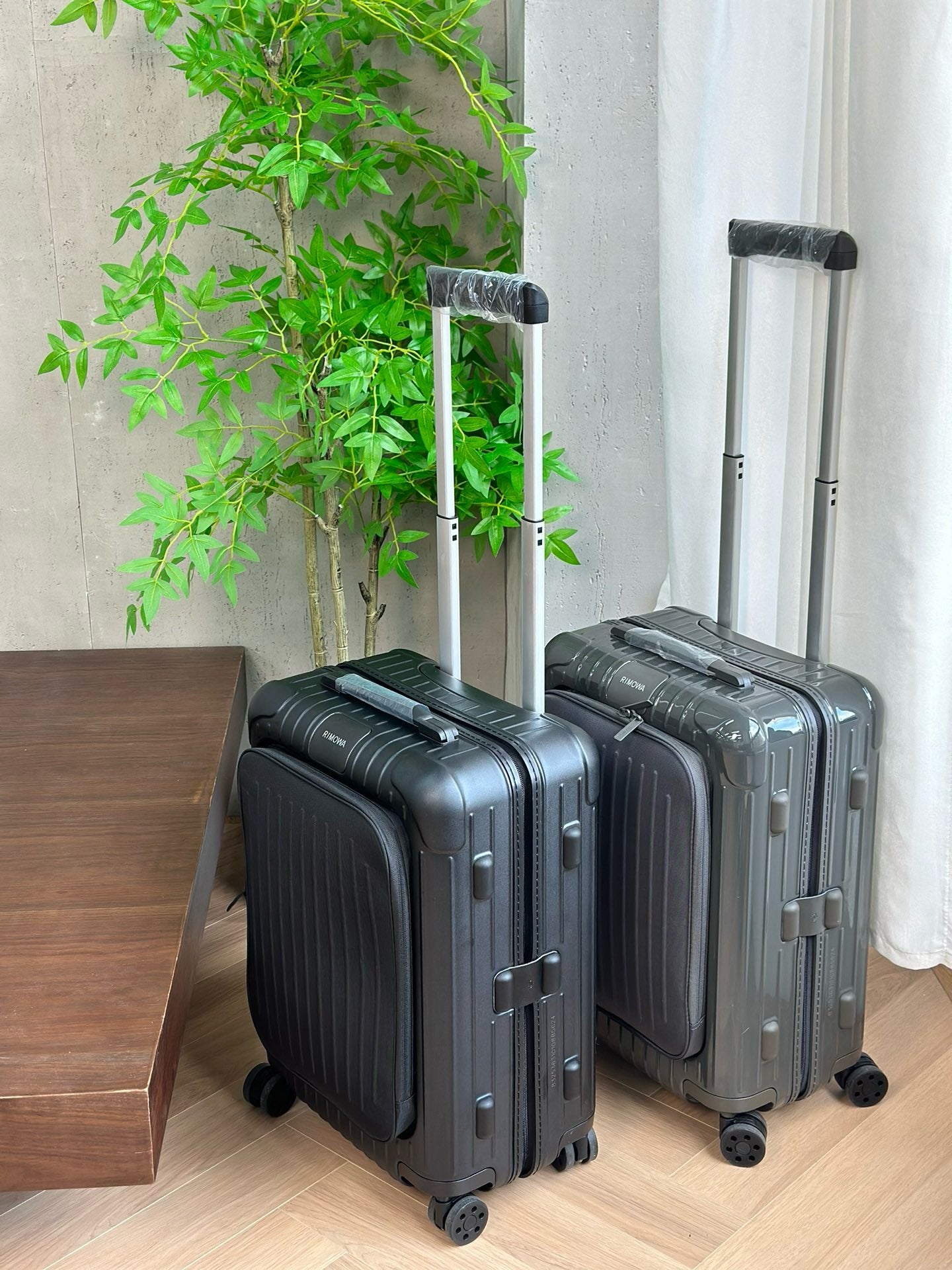 Black and Green Suitcase - FashionHype.xyz