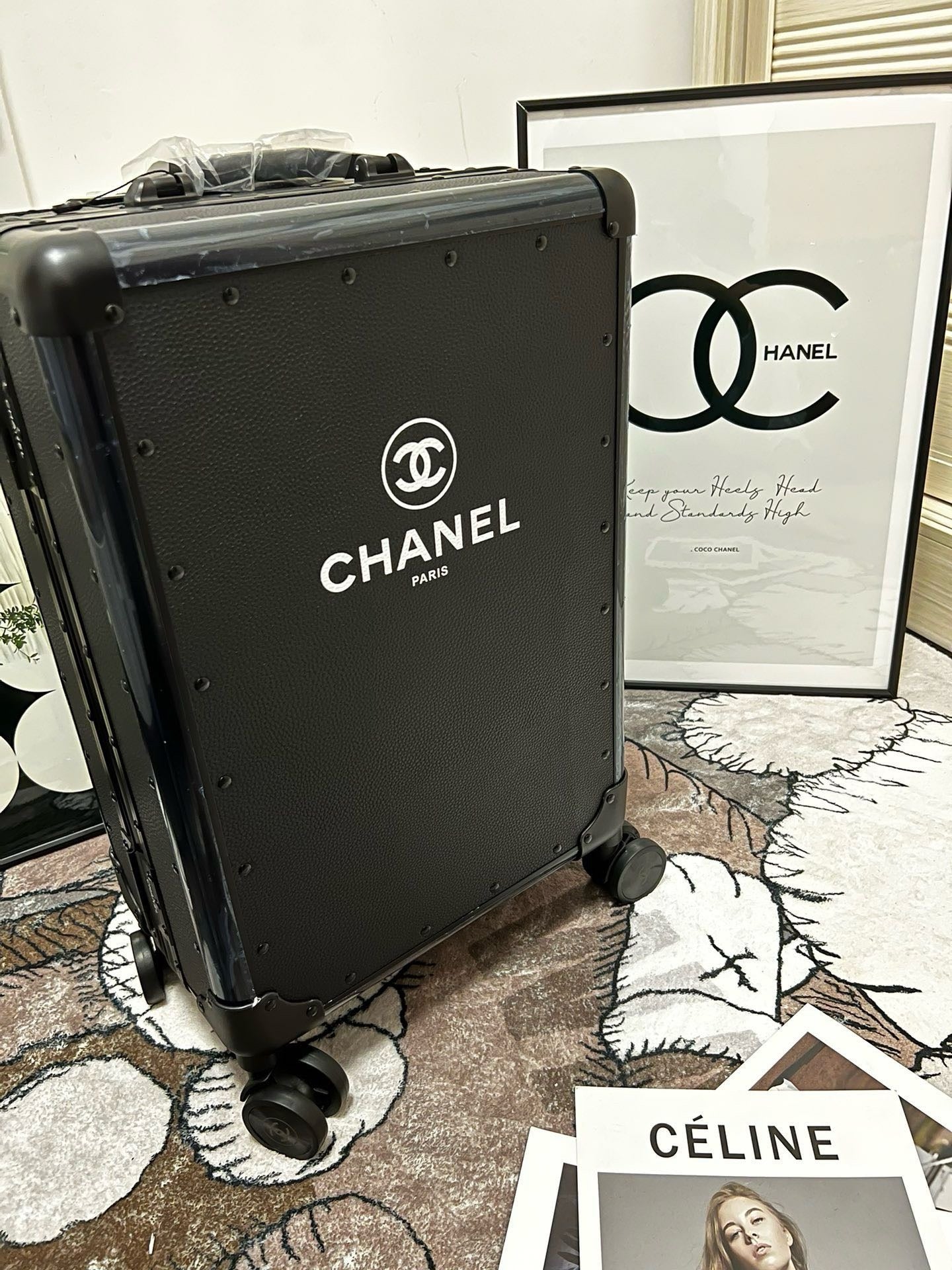 Black and Pink Suitcase - FashionHype.xyz