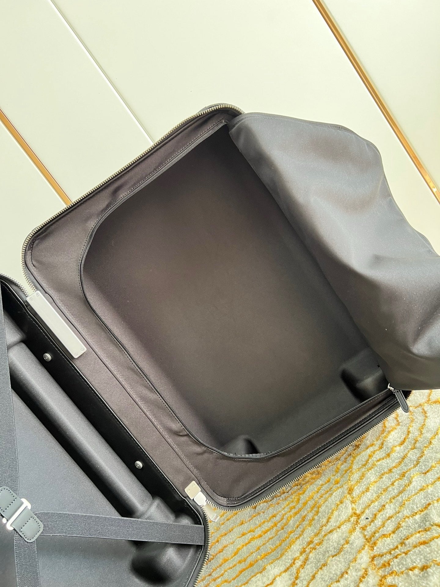 Multi-Colors Suitcase - FashionHype.xyz