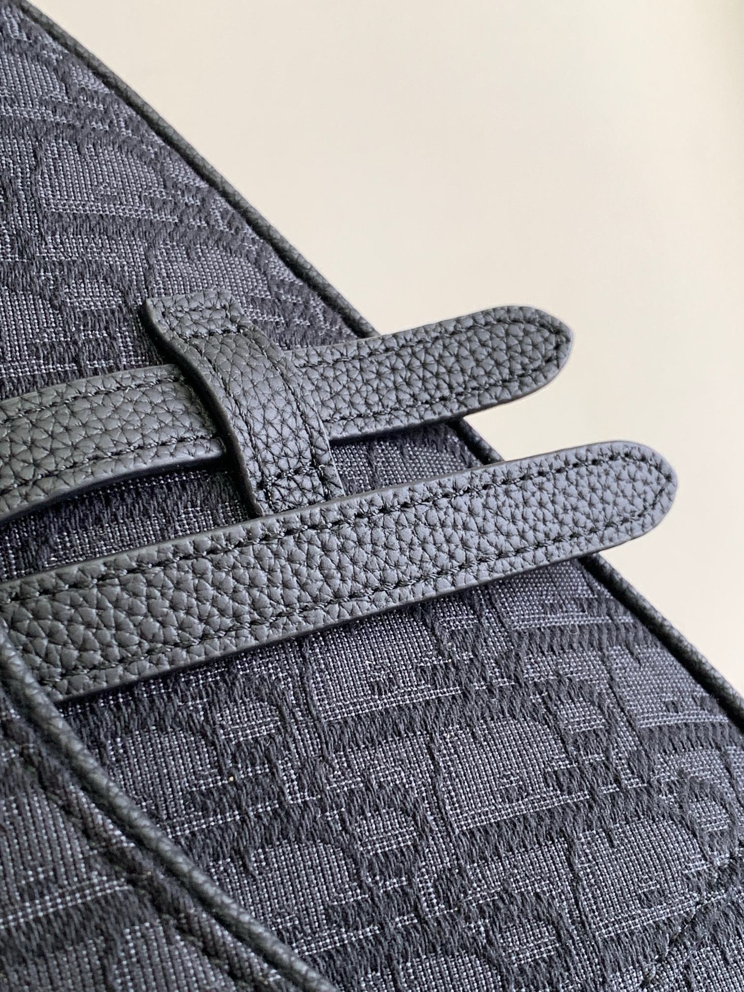 Black and Beige Bag - FashionHype.xyz